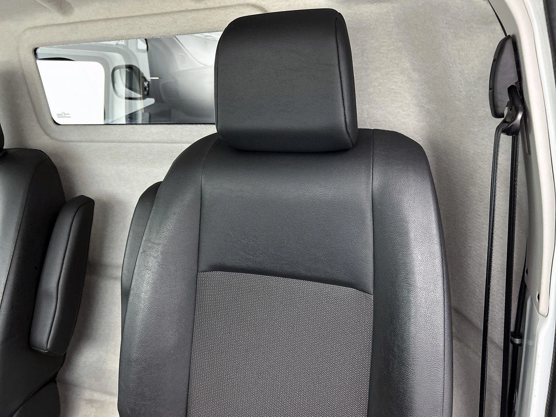 Opel-Vivaro-image-25