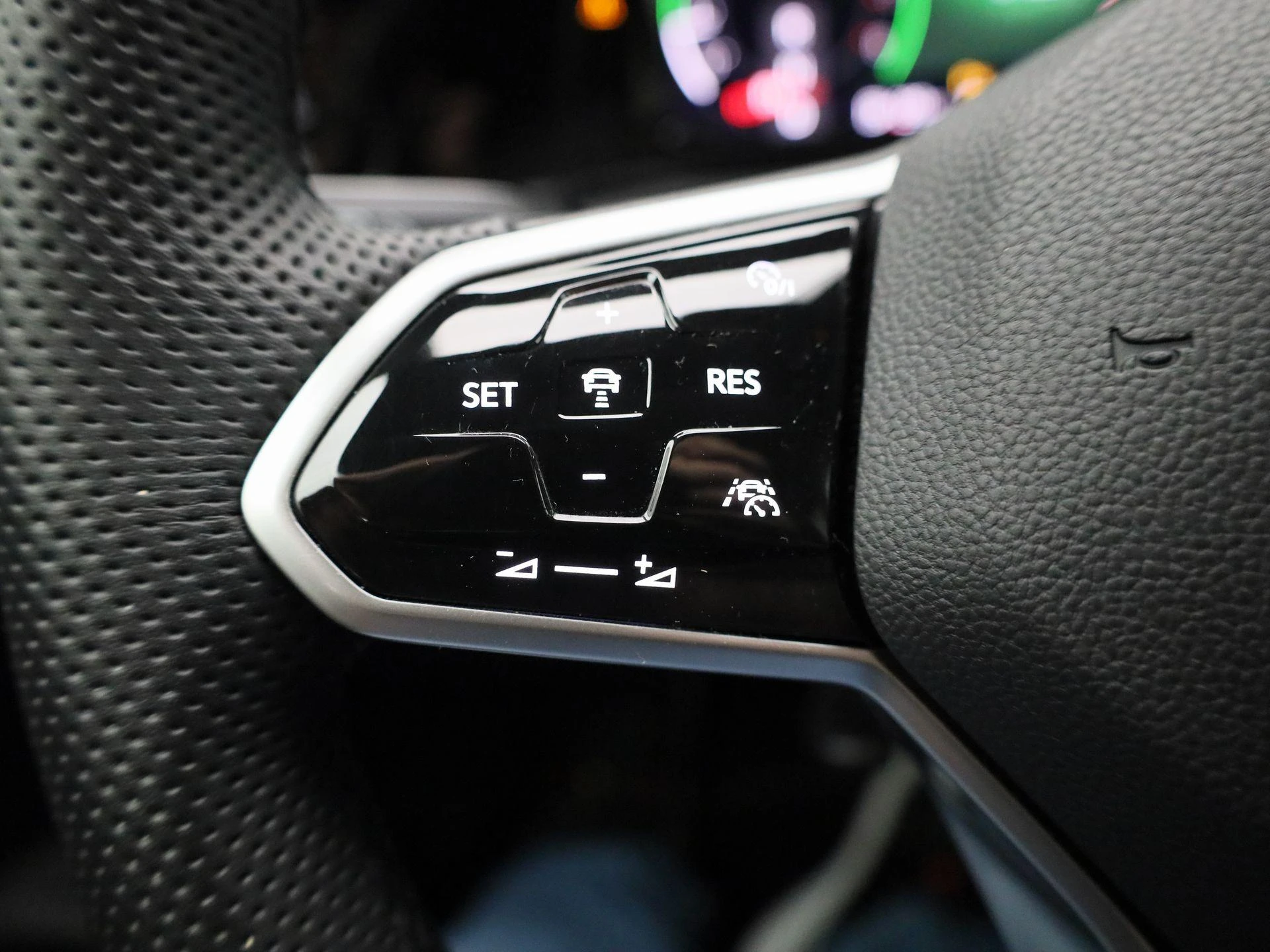 Volkswagen Golf 2.0 TSI R-Line