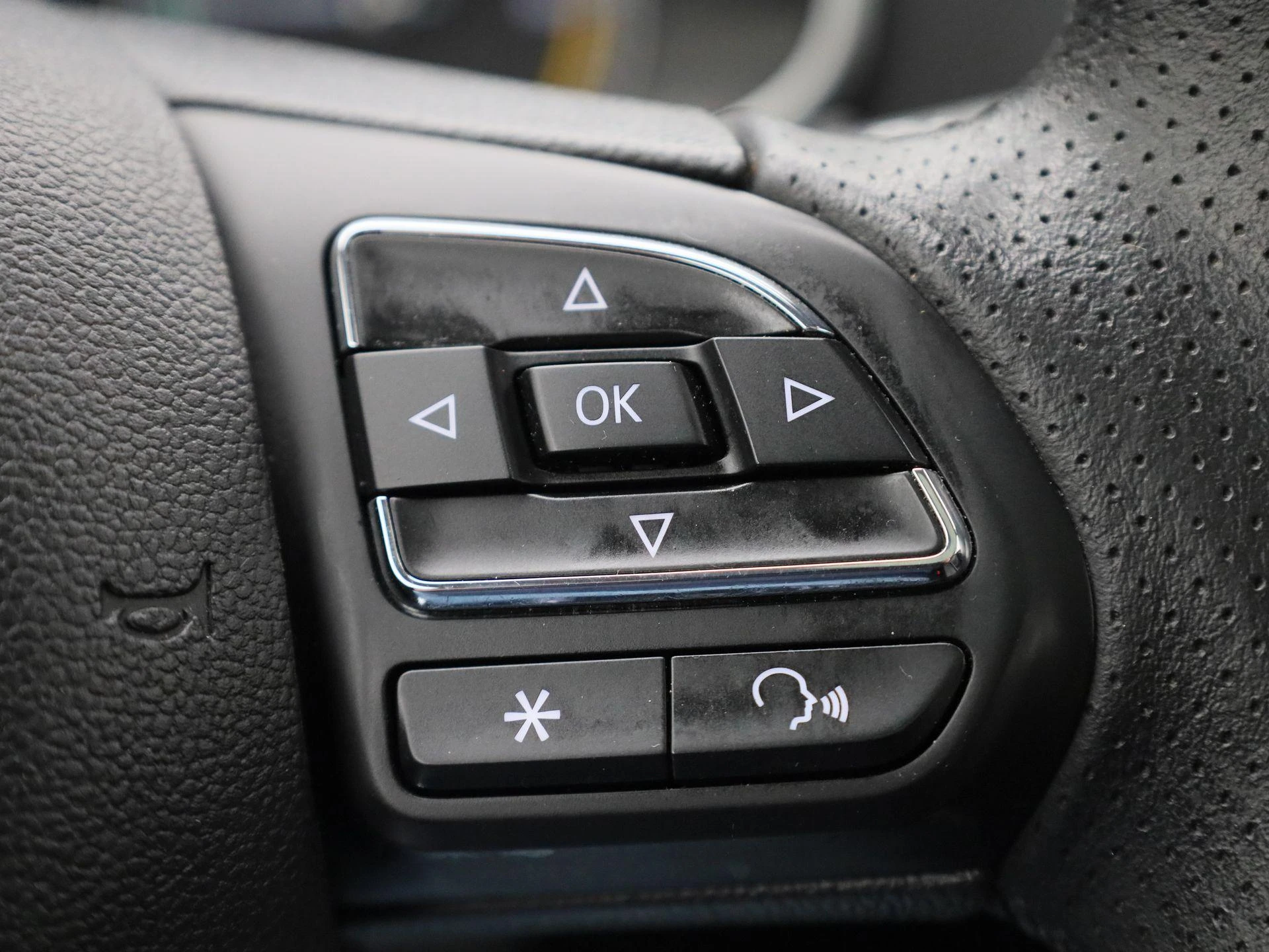 MG-ZS EV-image-23