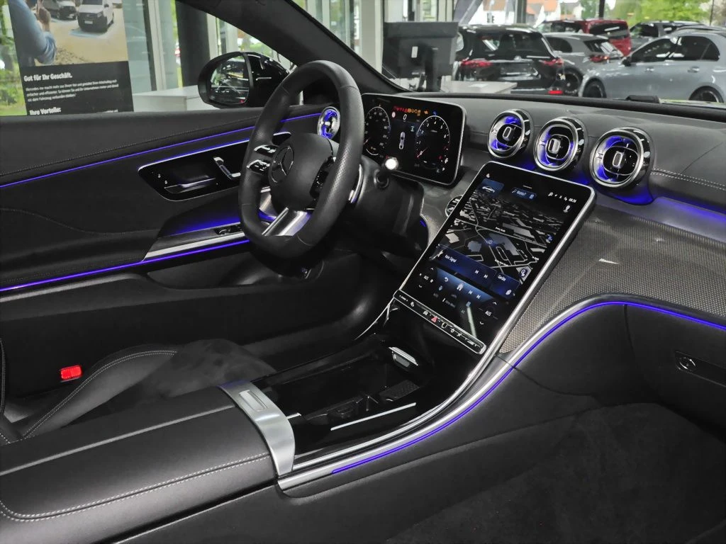 Mercedes-Benz-CLE 200-image-8