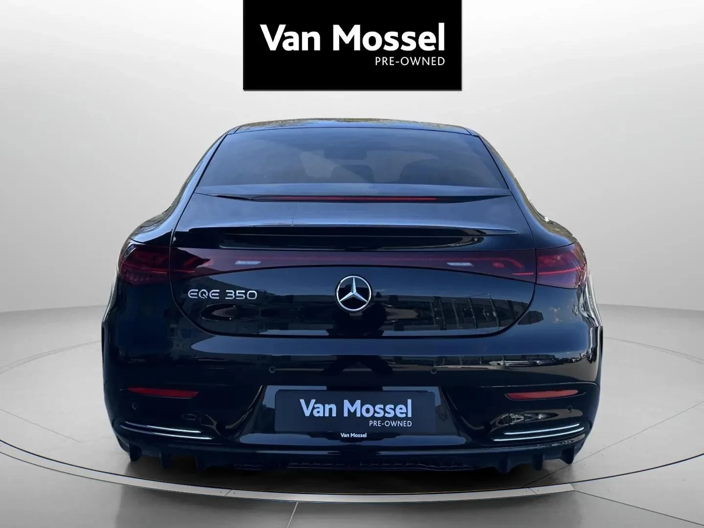 Mercedes-Benz-EQE-image-5