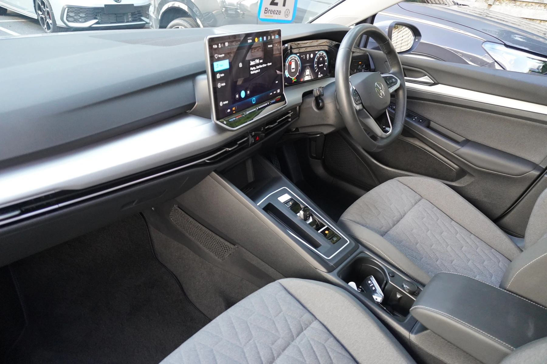 Volkswagen-Golf-image-1