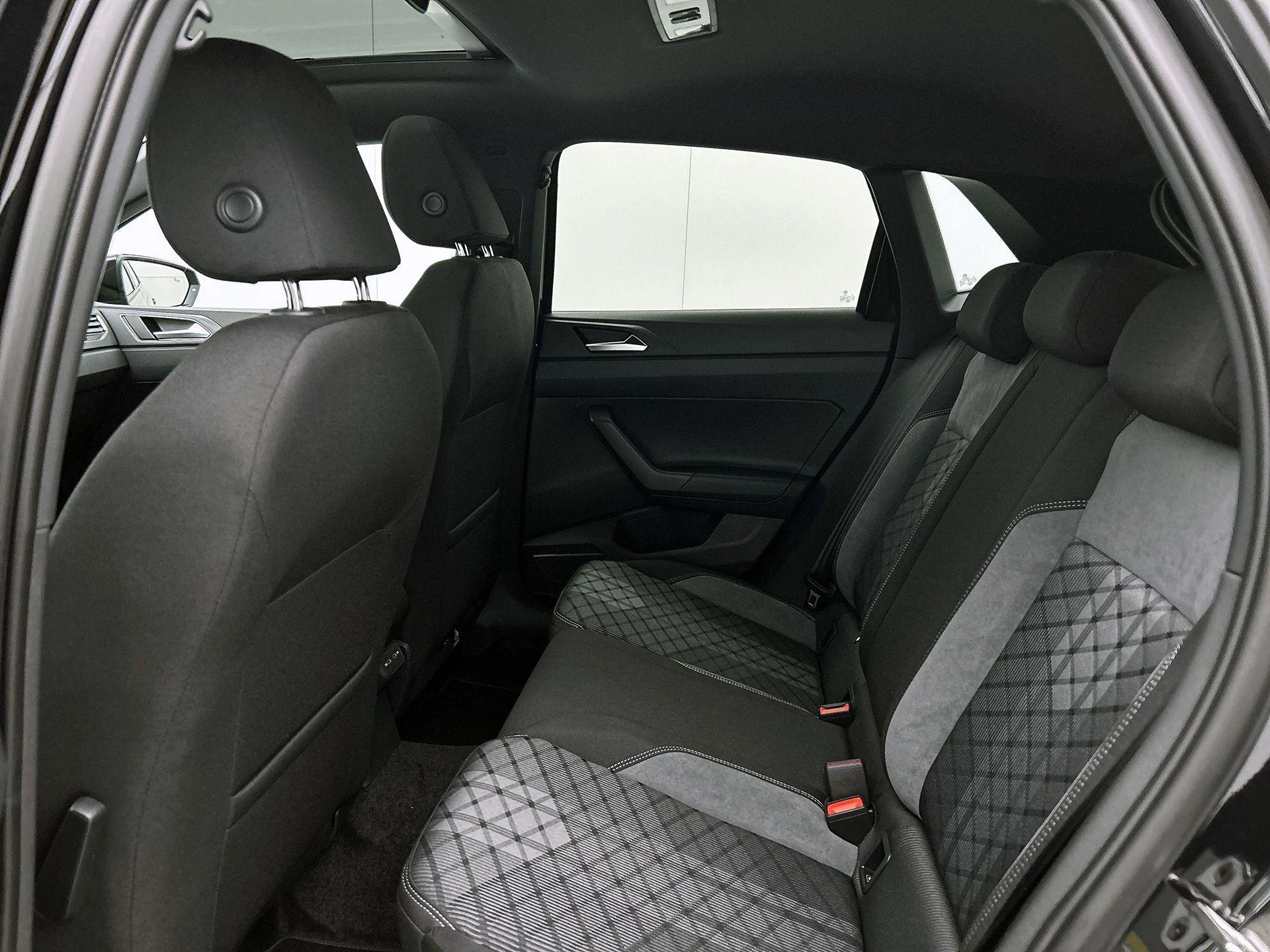 Volkswagen-Polo-image-26