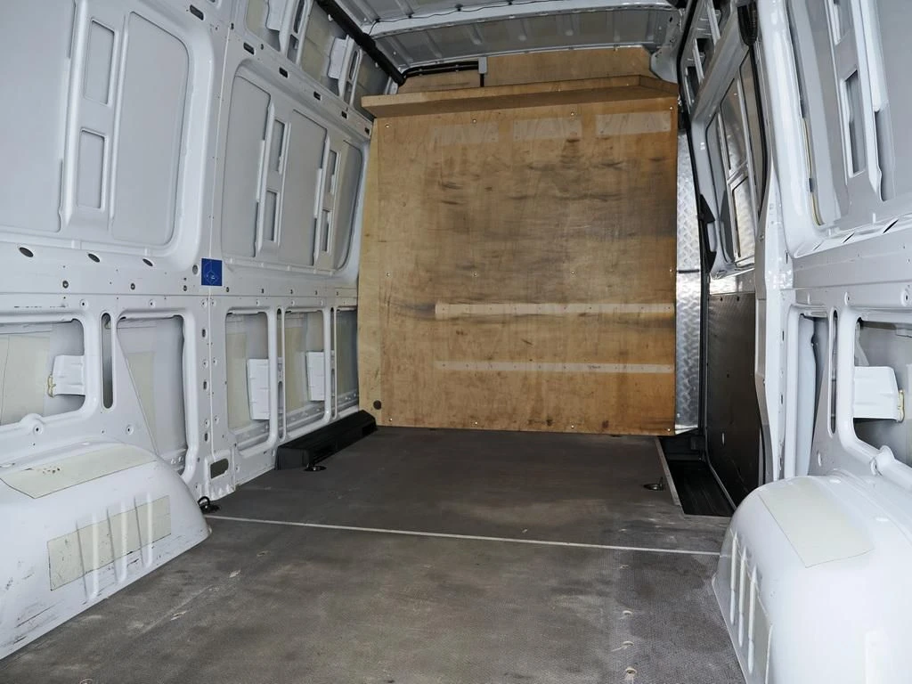 Mercedes-Benz-Sprinter 317-image-12