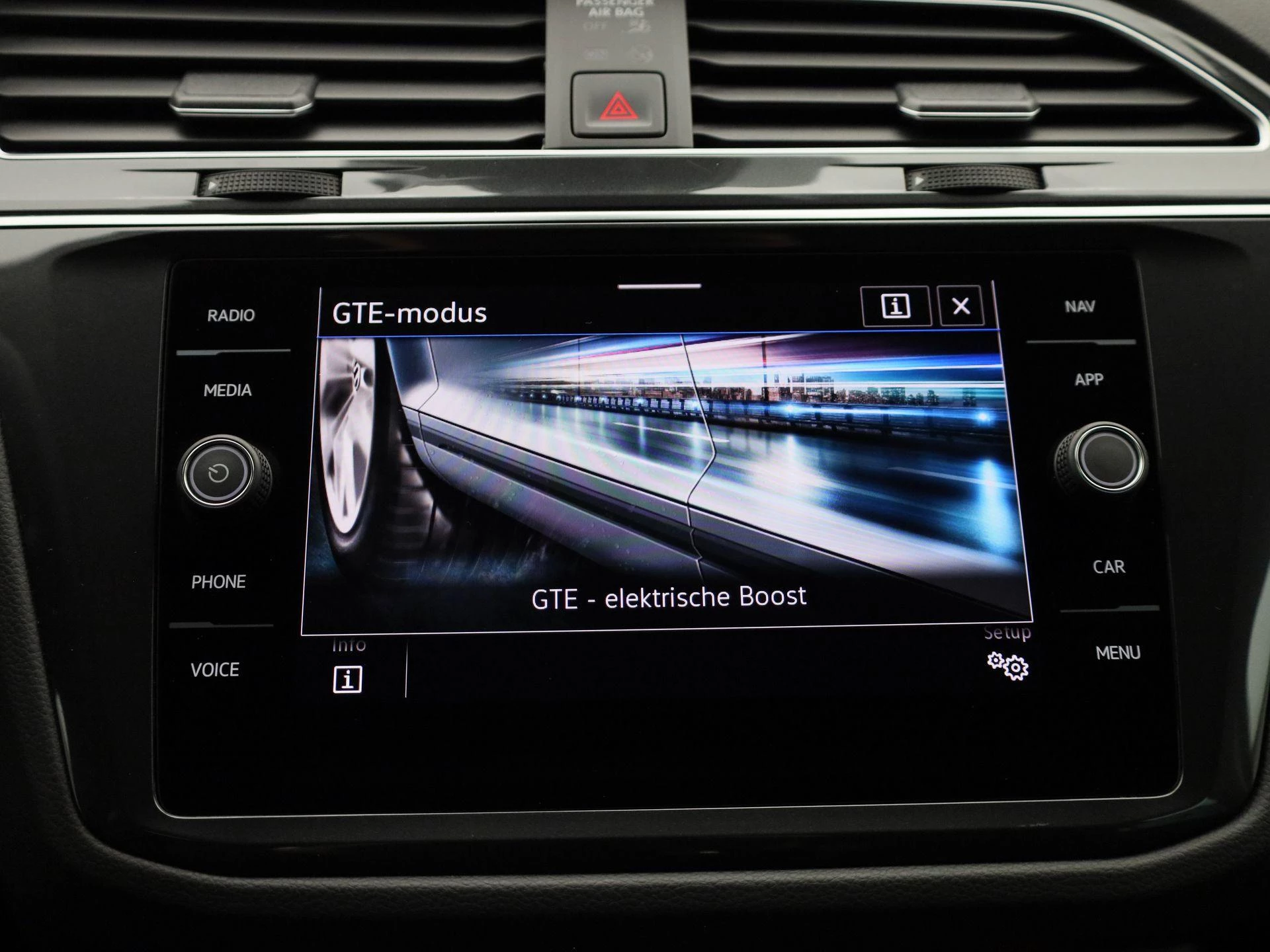 Volkswagen-Tiguan-image-25