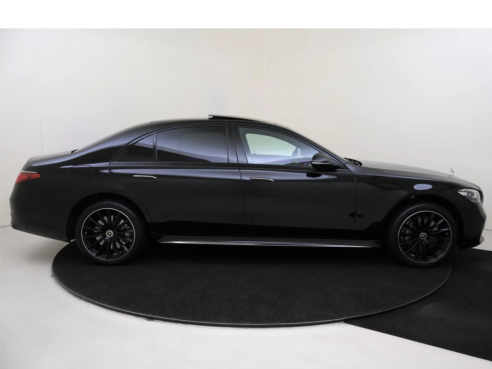 Mercedes-Benz-S-Klasse-image-8