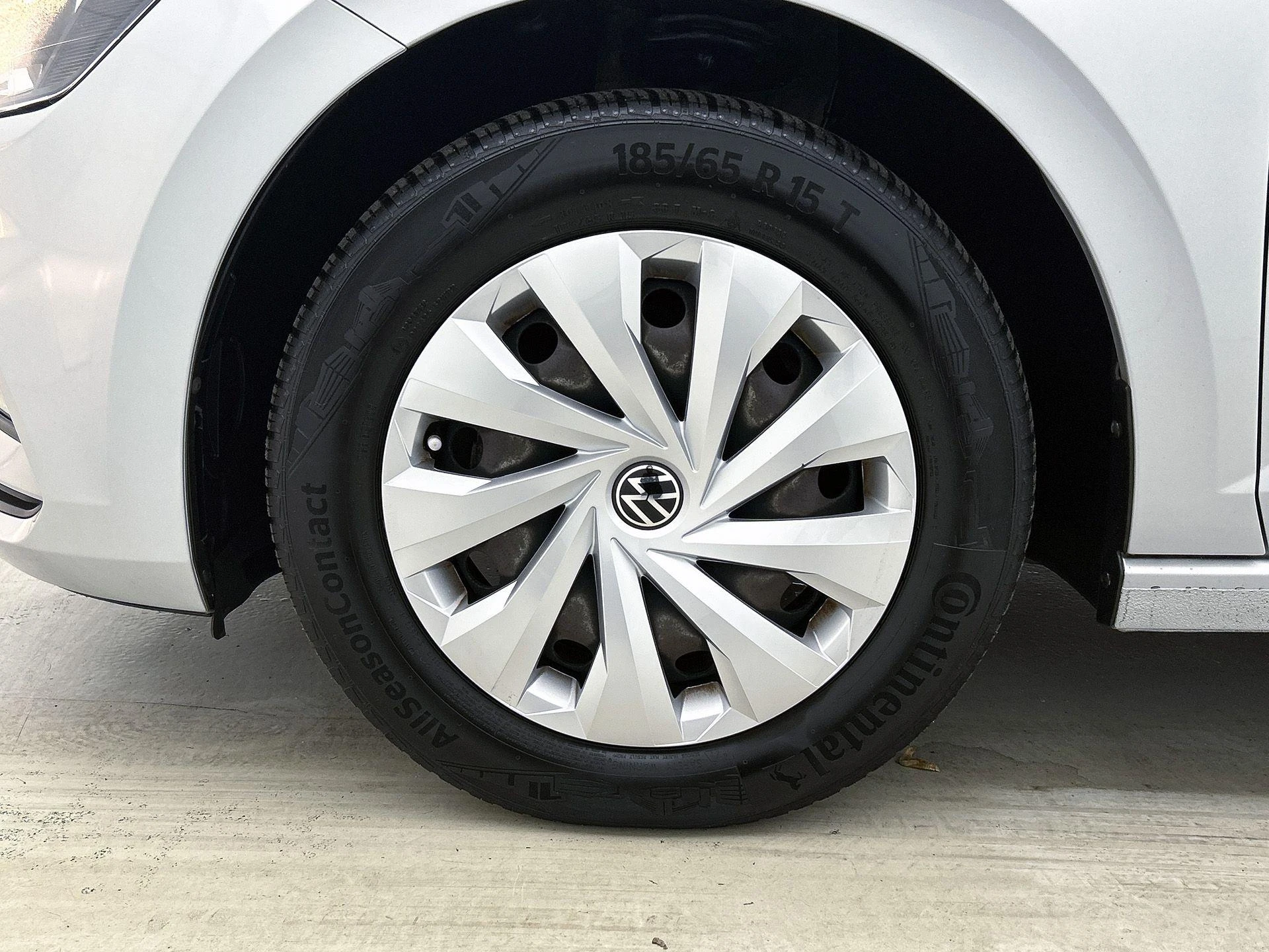 Volkswagen-Polo-image-30