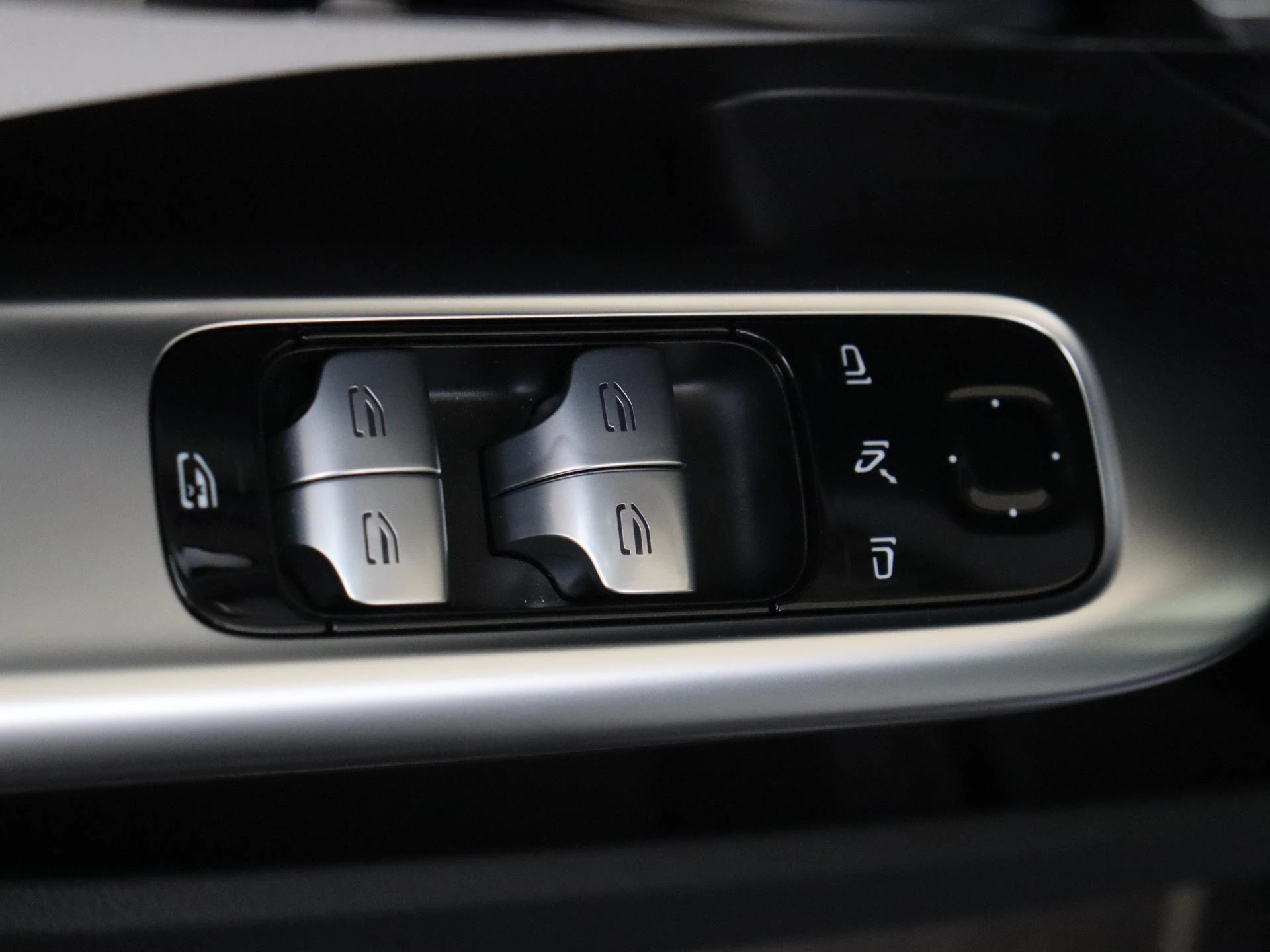 Mercedes-Benz-C-Klasse-image-26