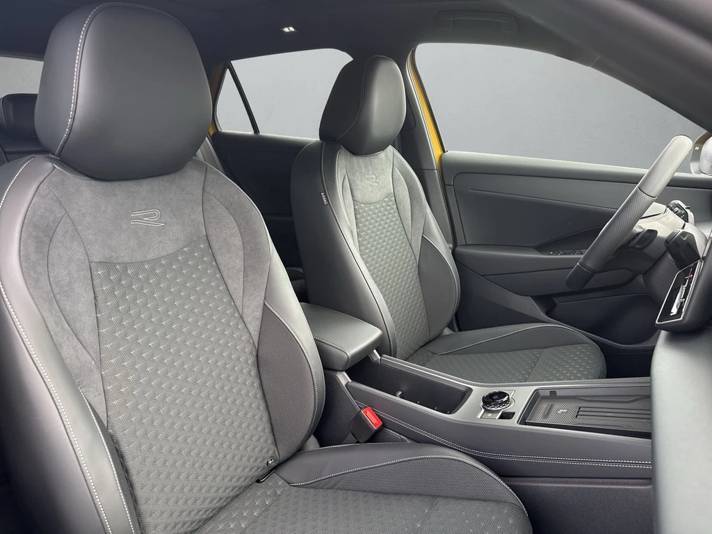 Volkswagen T-Roc 1.5l eTSI DSG R-Line *Pano*AHK