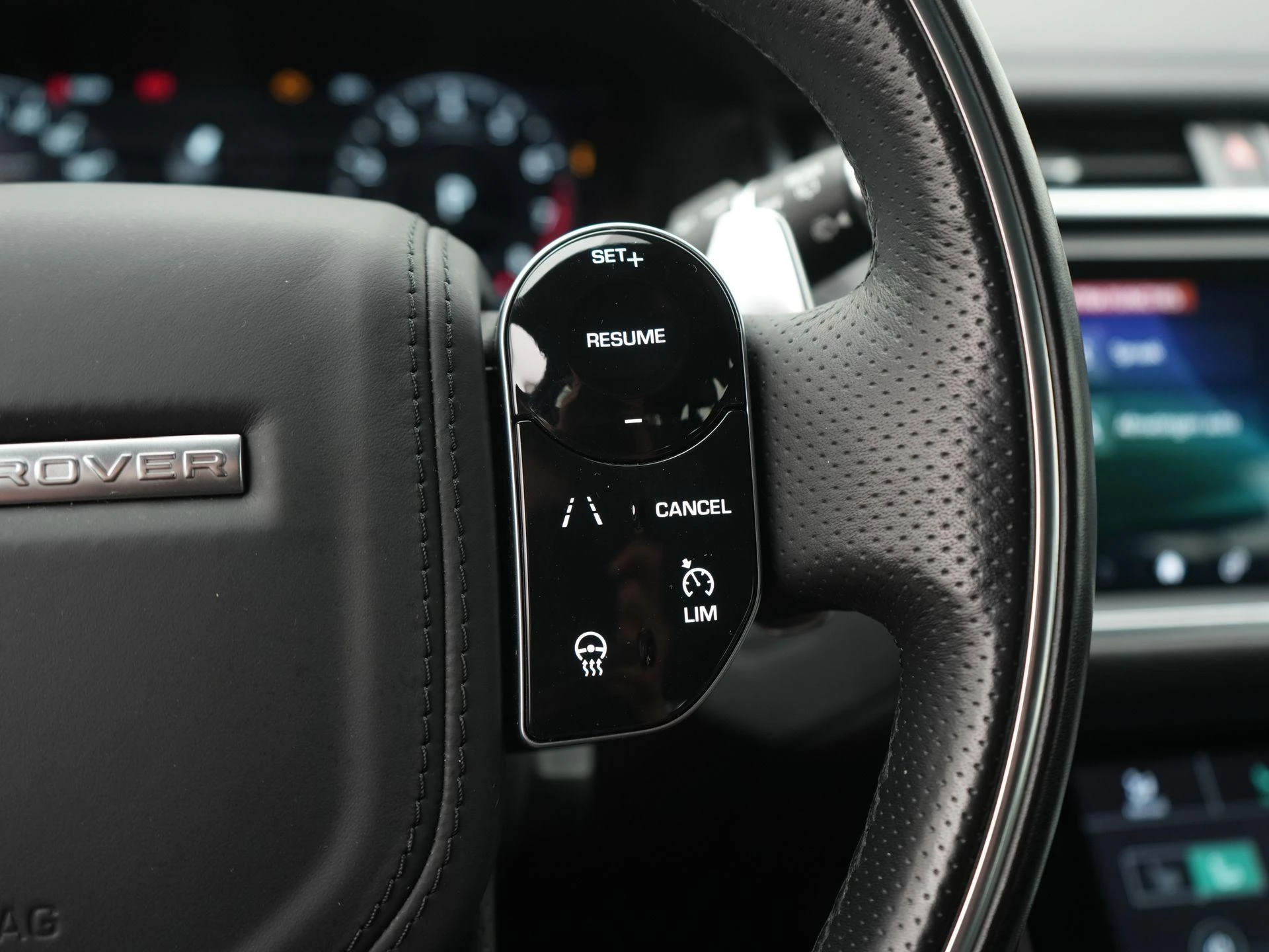 Land Rover-Range Rover Velar-image-29
