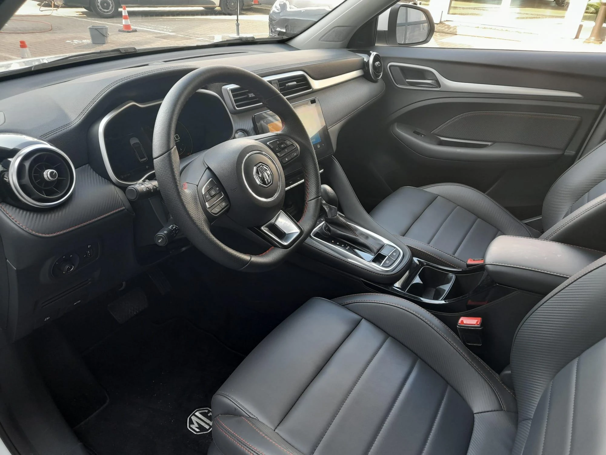MG ZS Luxury