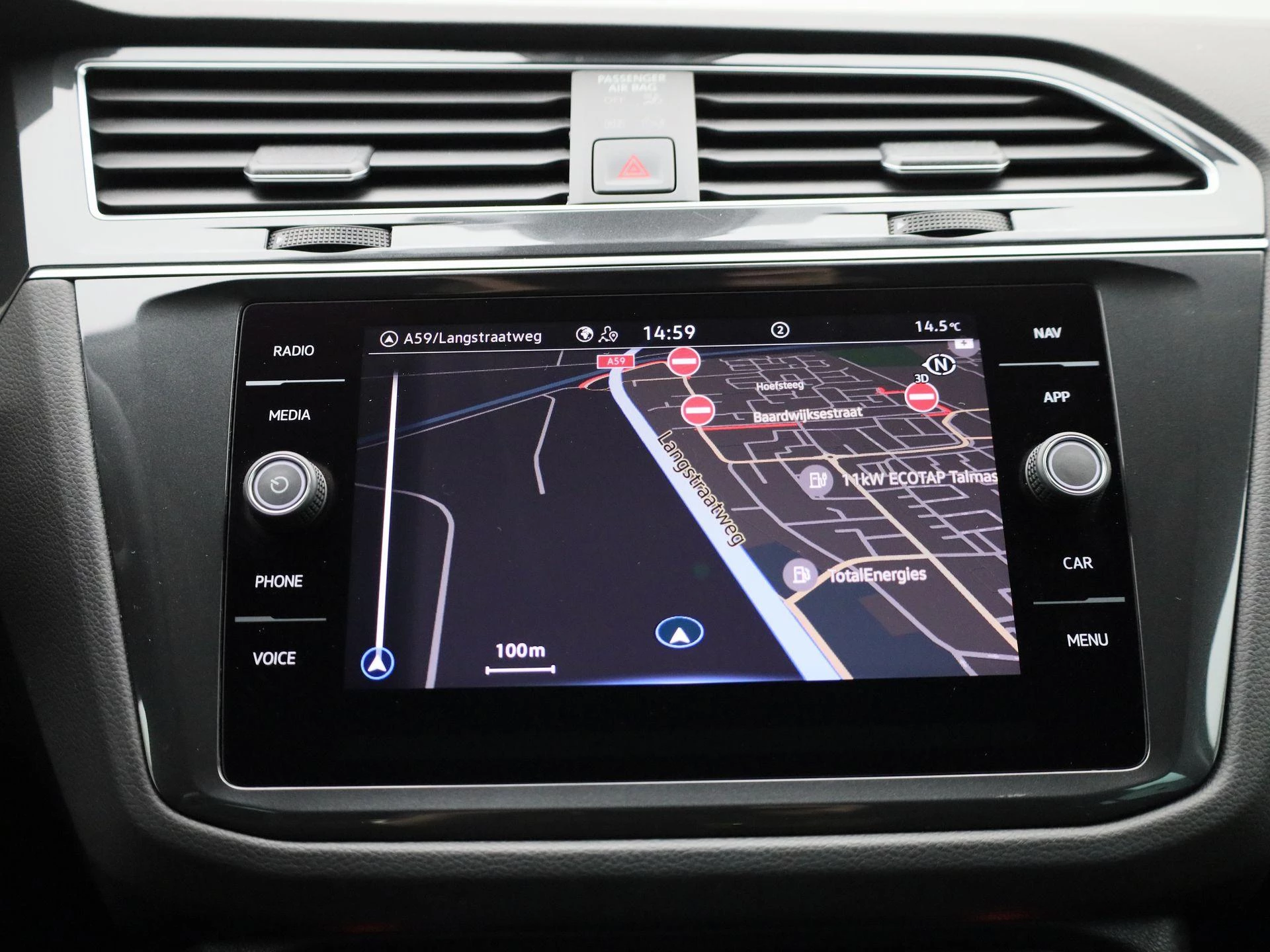 Volkswagen-Tiguan-image-16