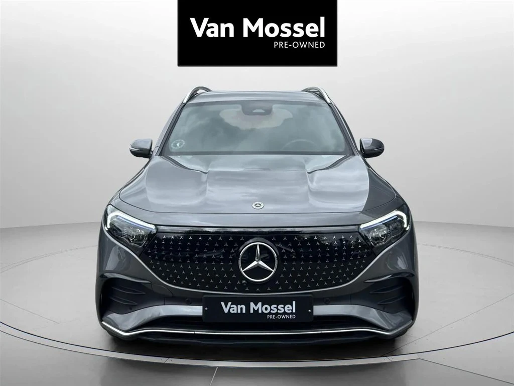 Mercedes-Benz-EQB-image-1