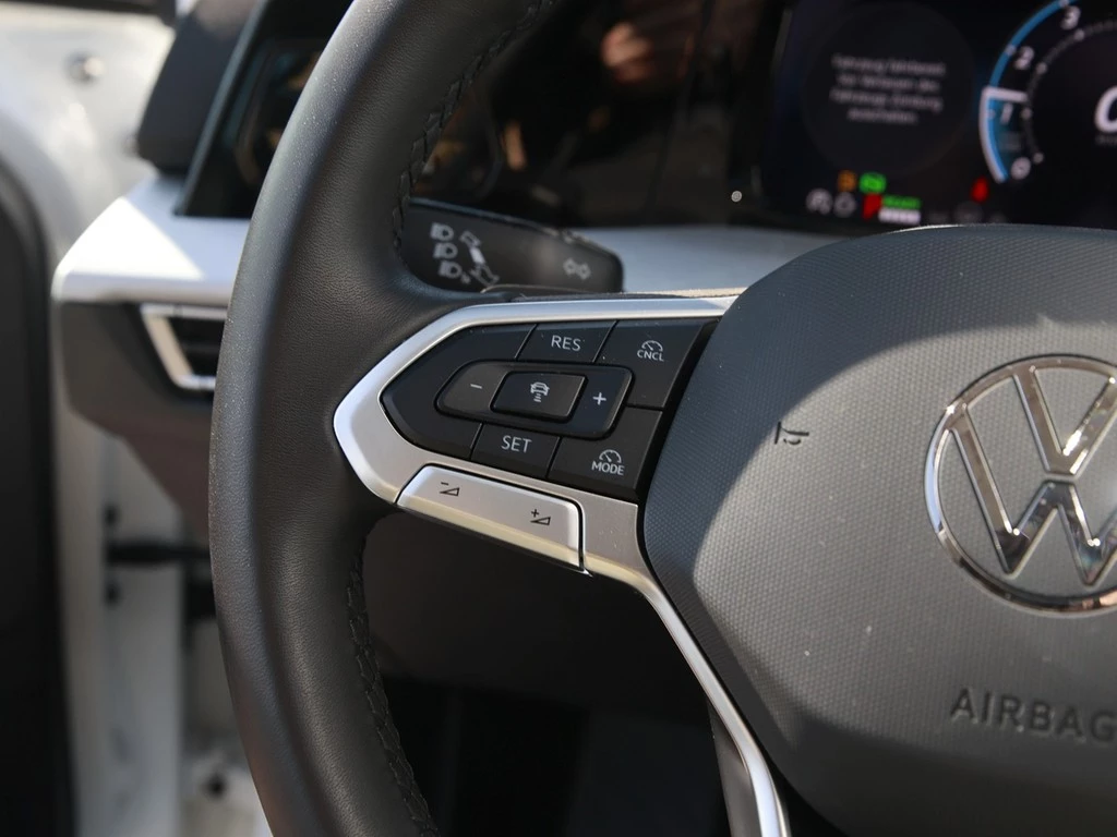 Volkswagen Golf VIII 1.5 TSI DSG eHybrid Life AHK, VWG