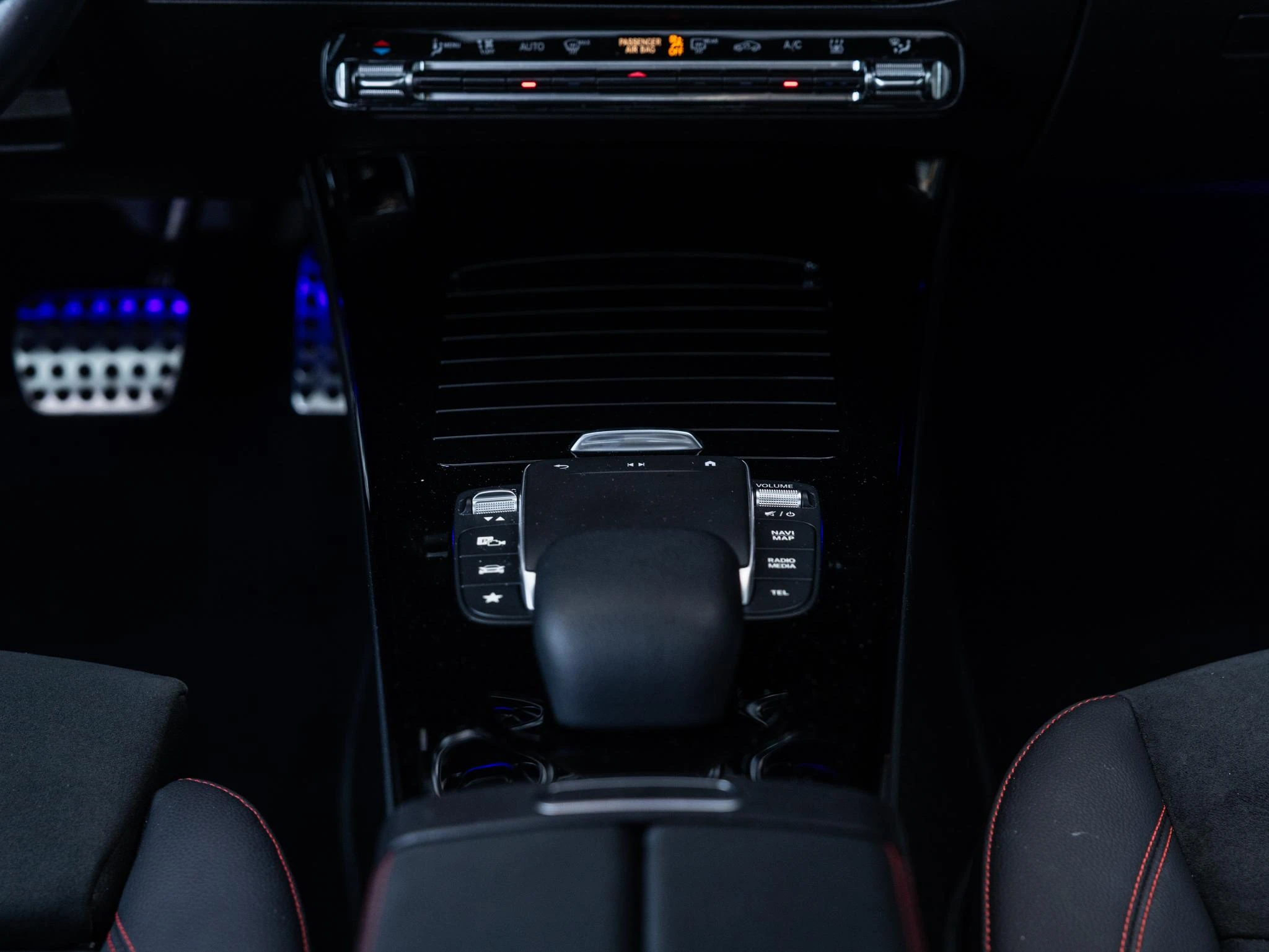 Mercedes-Benz-CLA-image-21