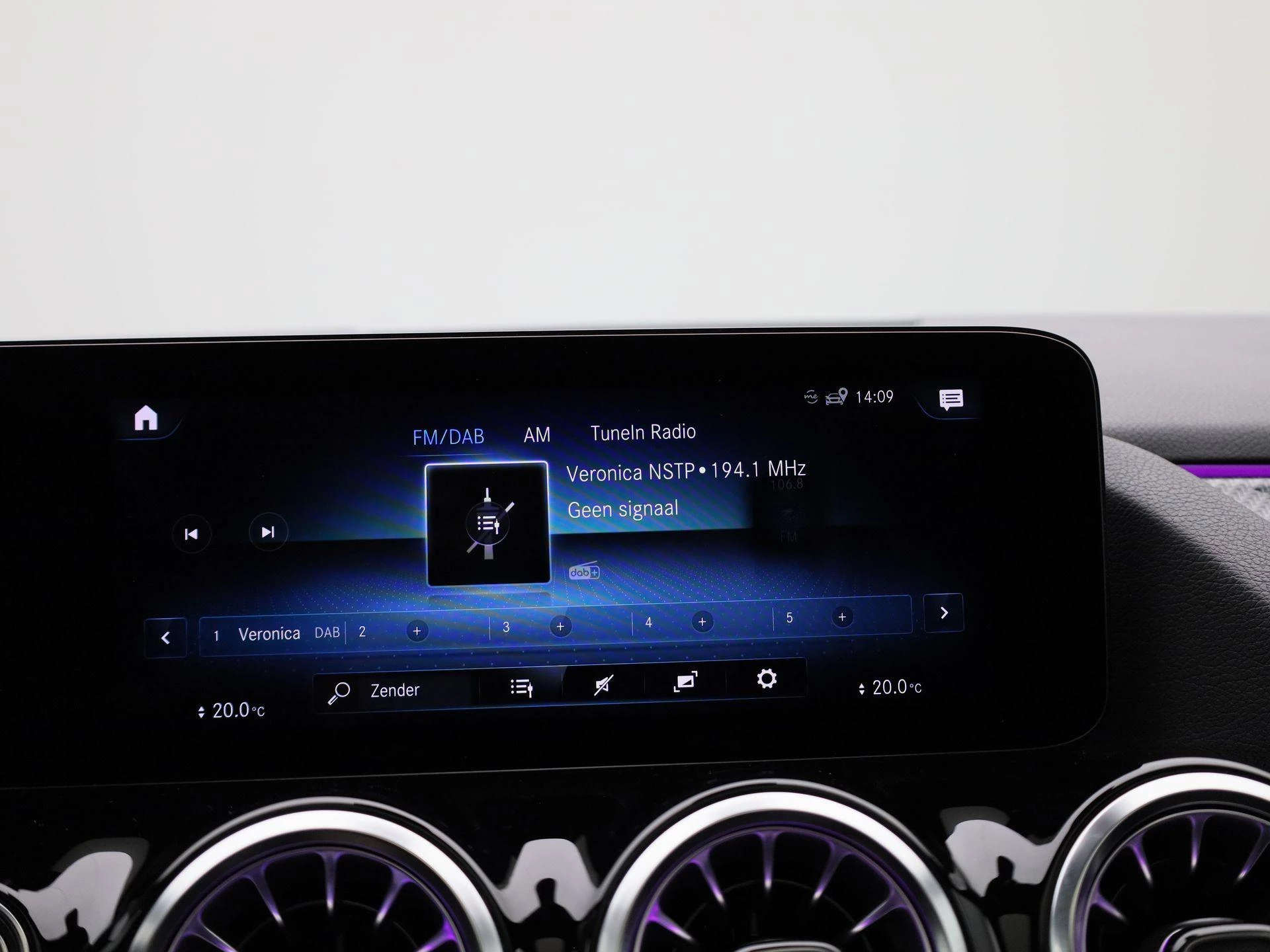 Mercedes-Benz-B-Klasse-image-19