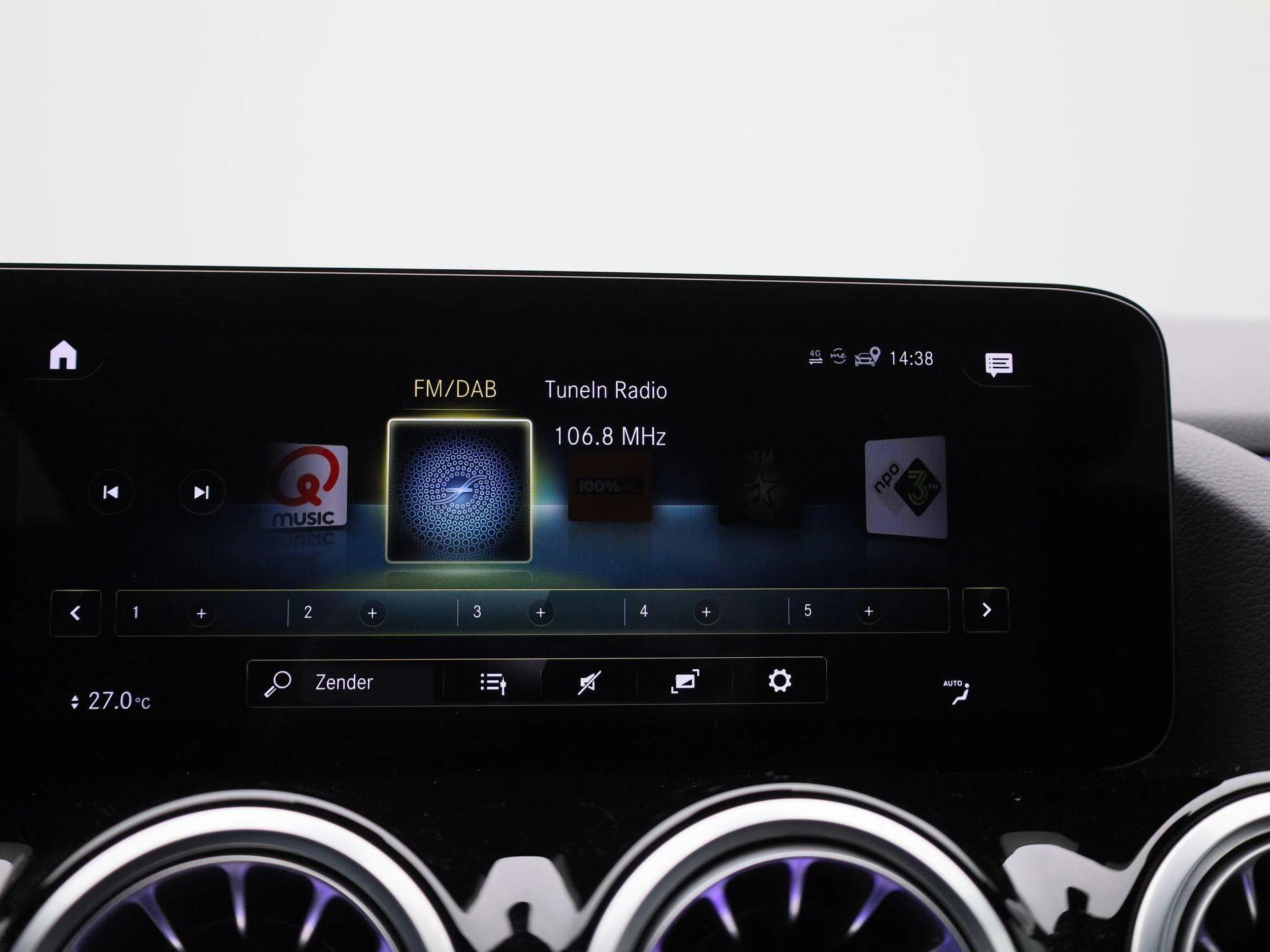 Mercedes-Benz-EQA-image-22