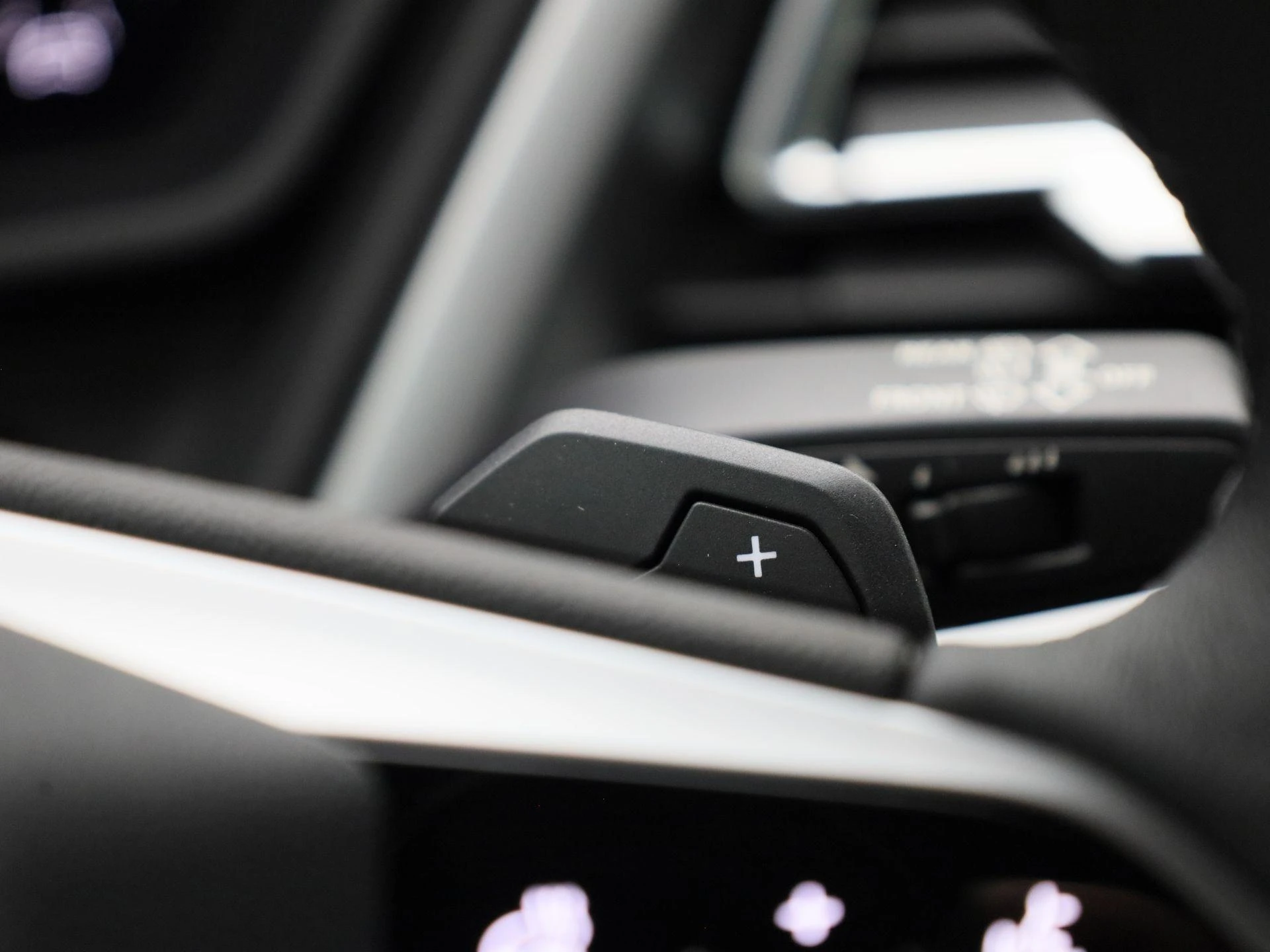 Audi-Q4 e-tron-image-39