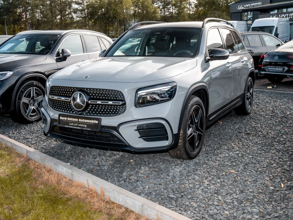 Mercedes-Benz-GLB 200 d-image-7