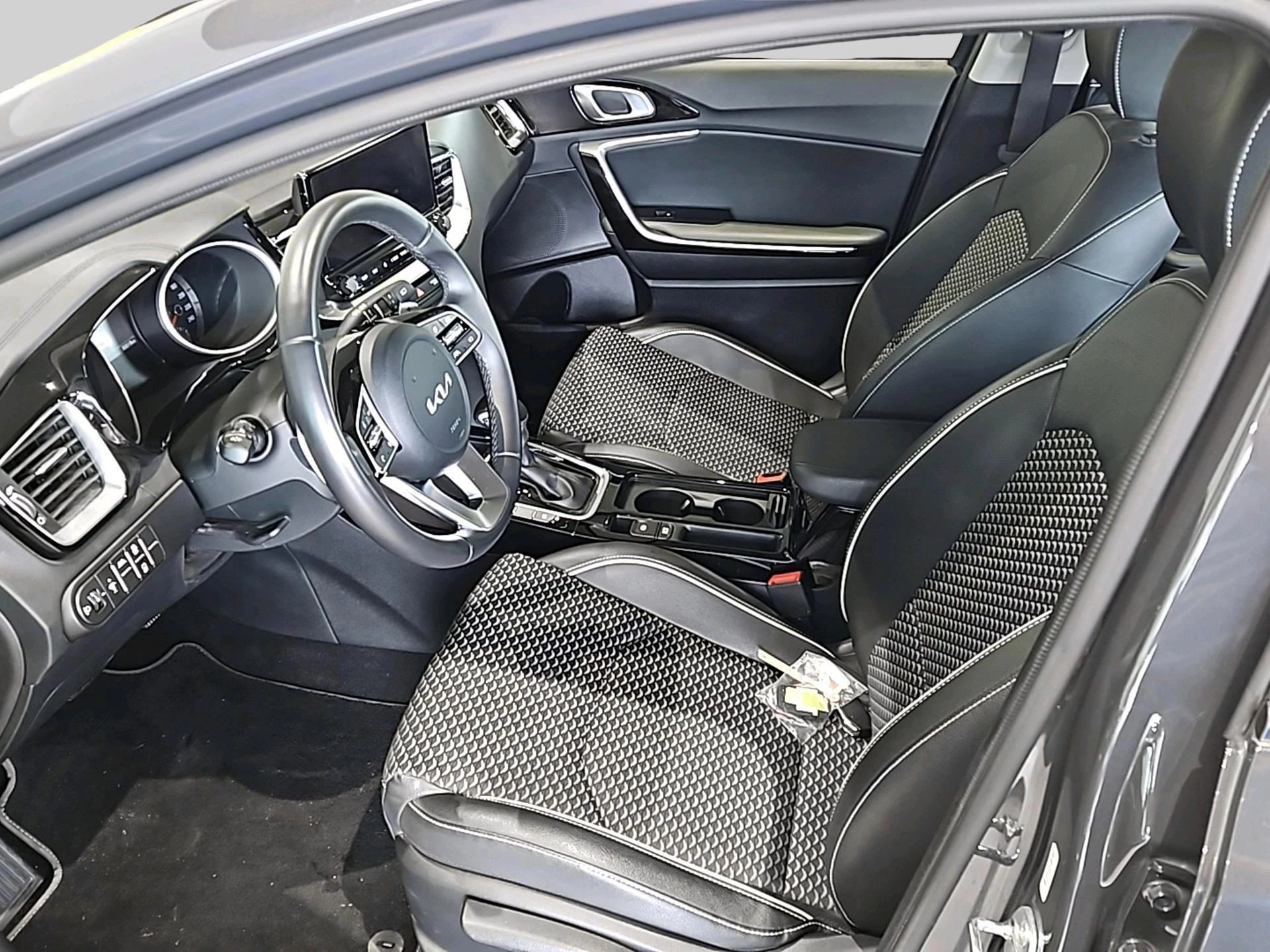 Kia-Ceed Sportswagon-image-12