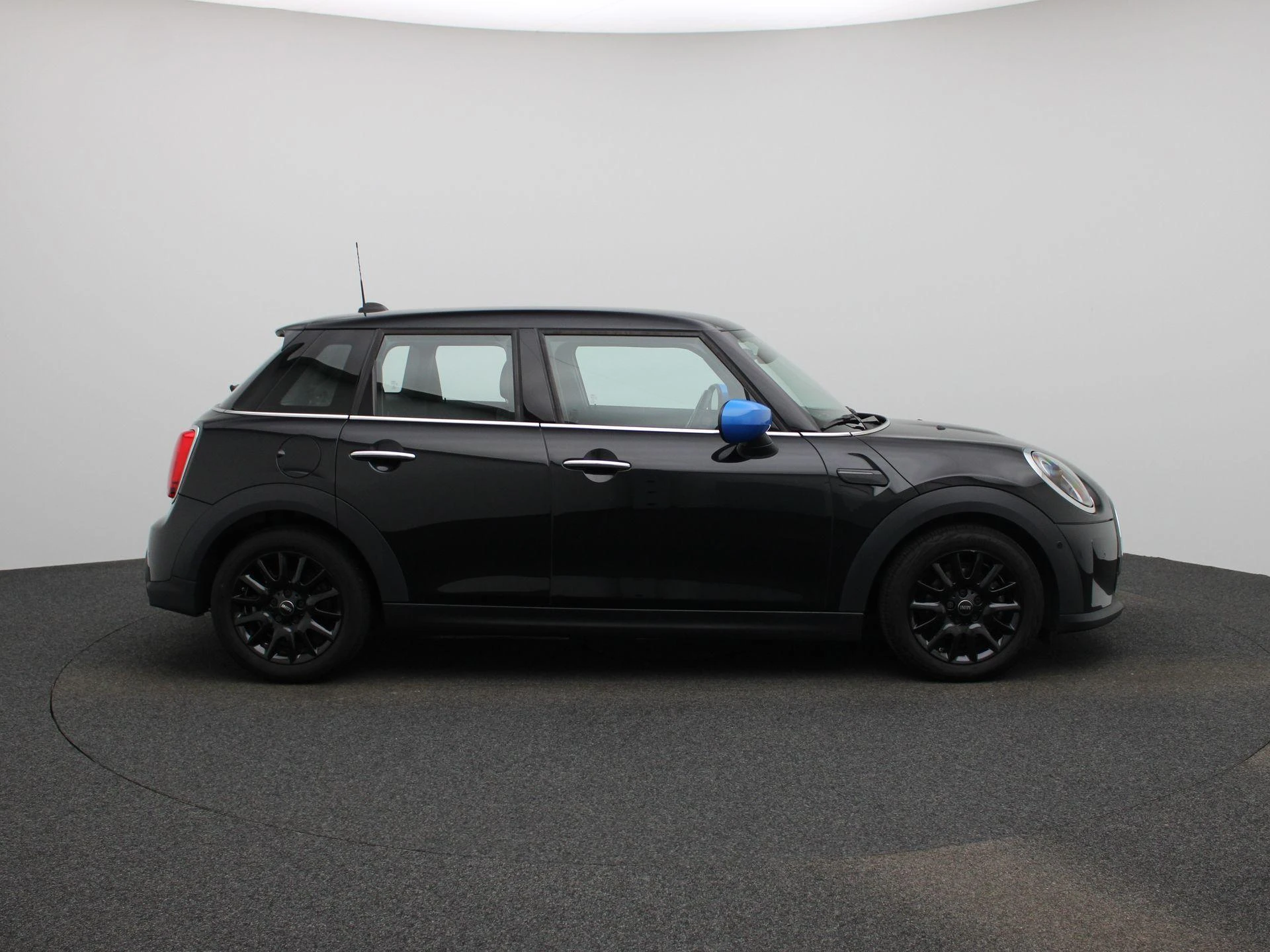 MINI-One-image-5
