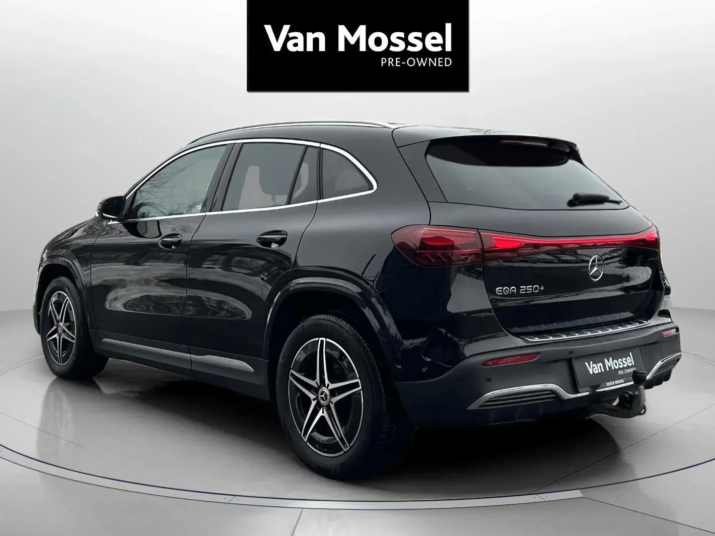 Mercedes-Benz-EQA-image-6