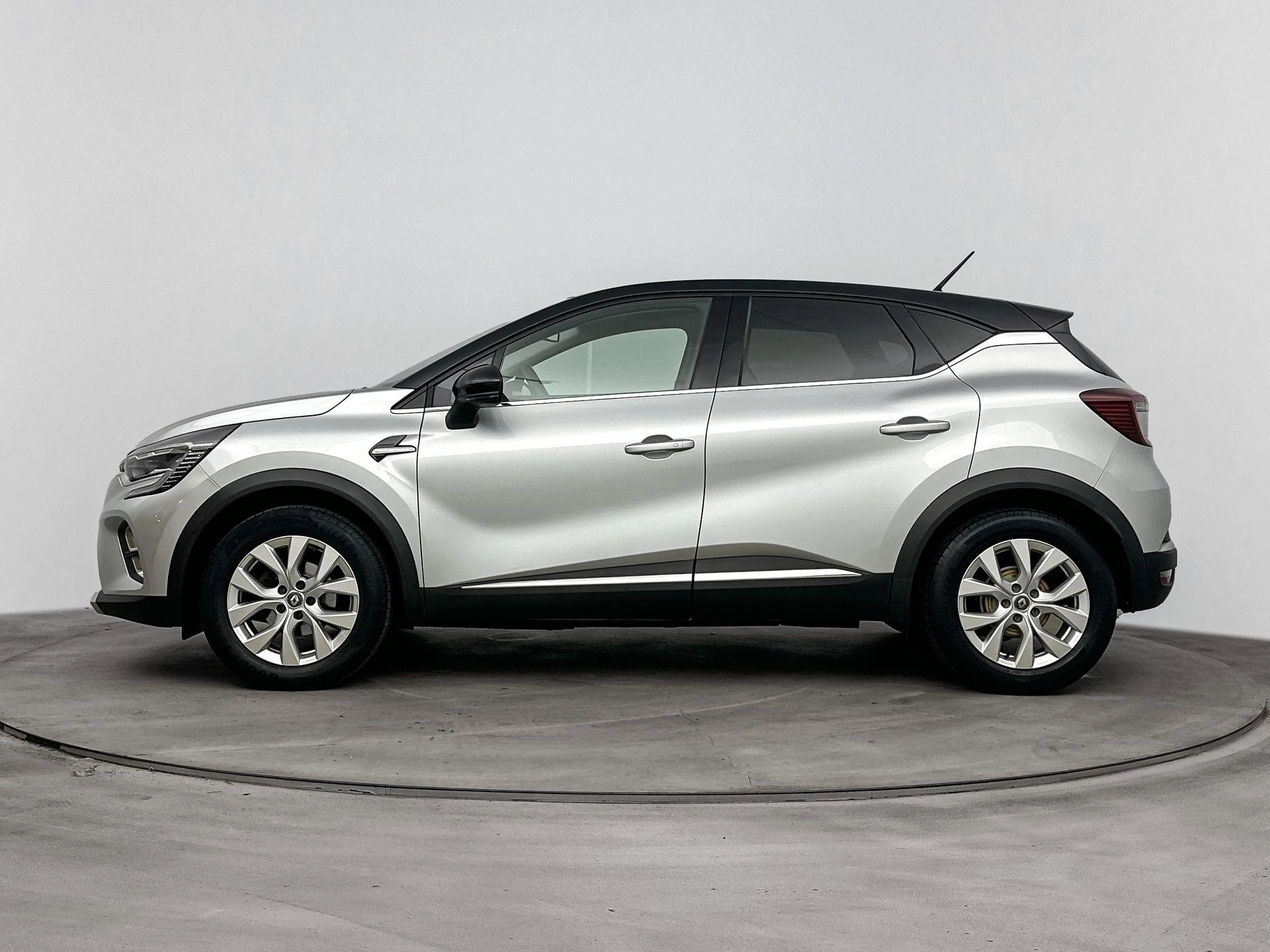 Renault-Captur-image-1