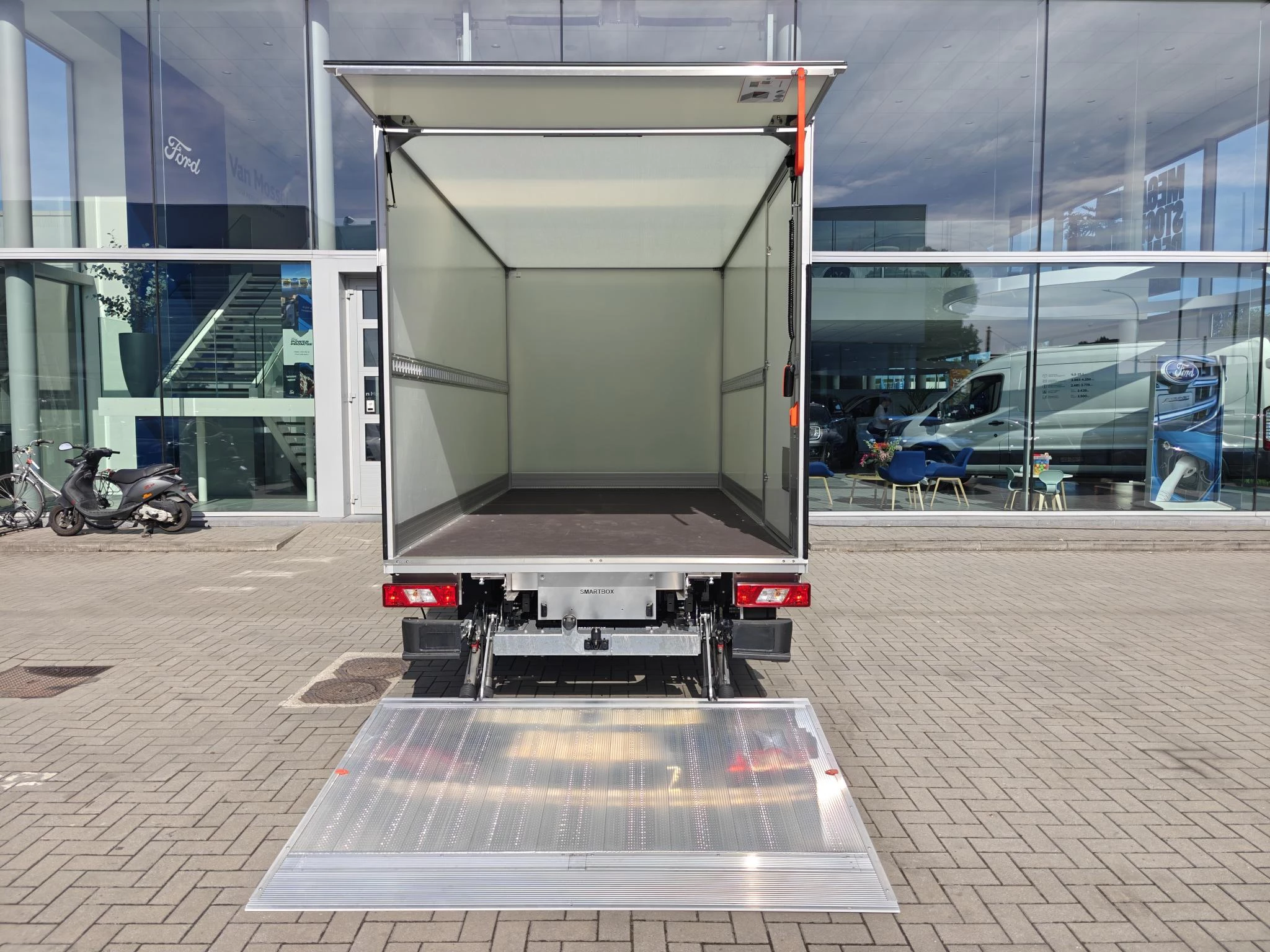 Ford Transit 2T ChassisCabine Meubelbak