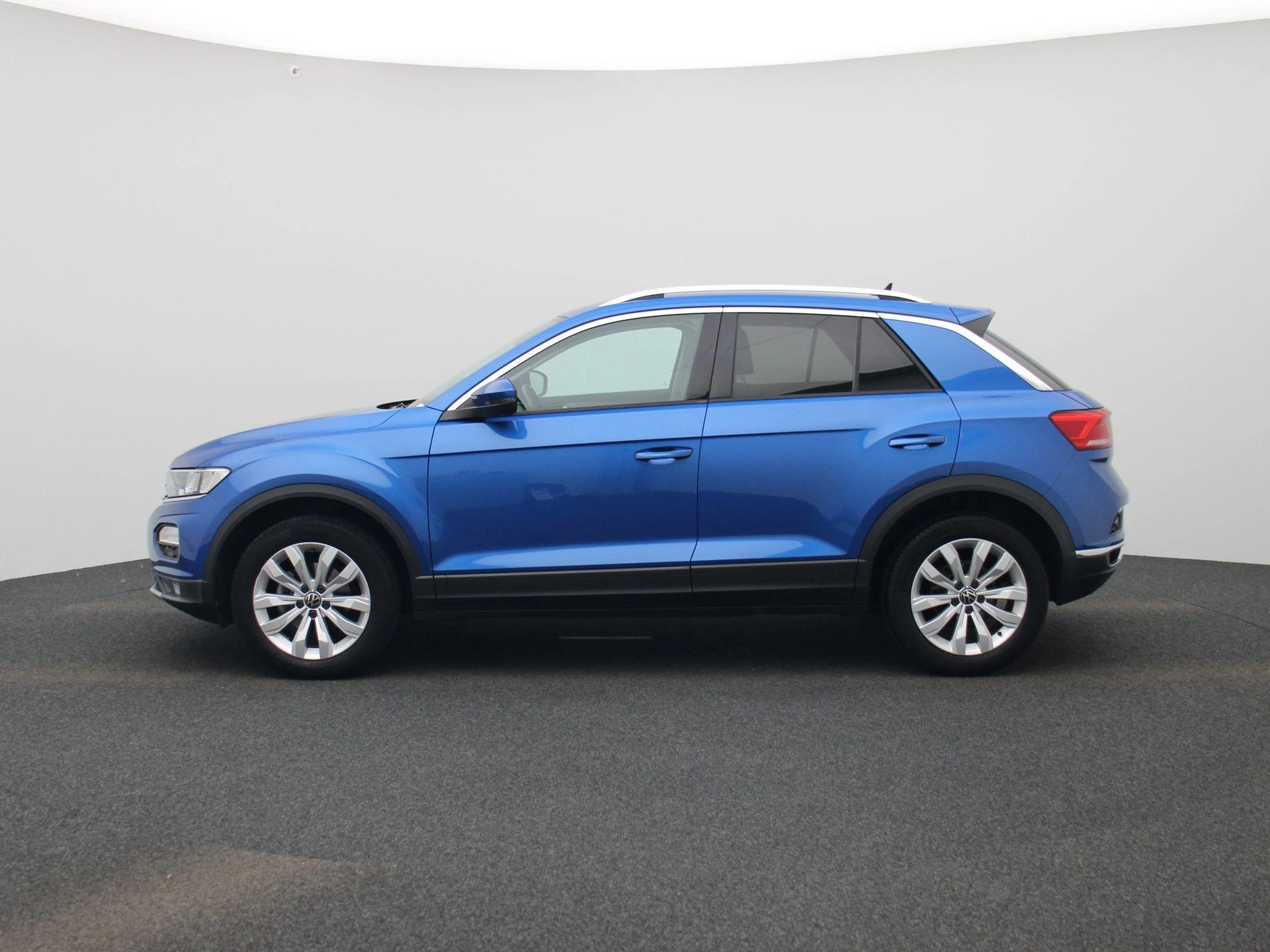 Volkswagen-T-Roc-image-3