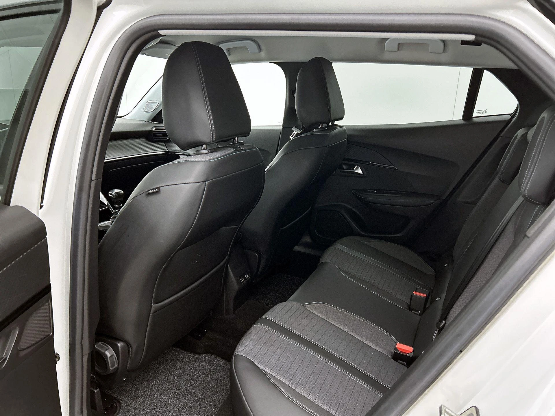 Peugeot-2008-image-25