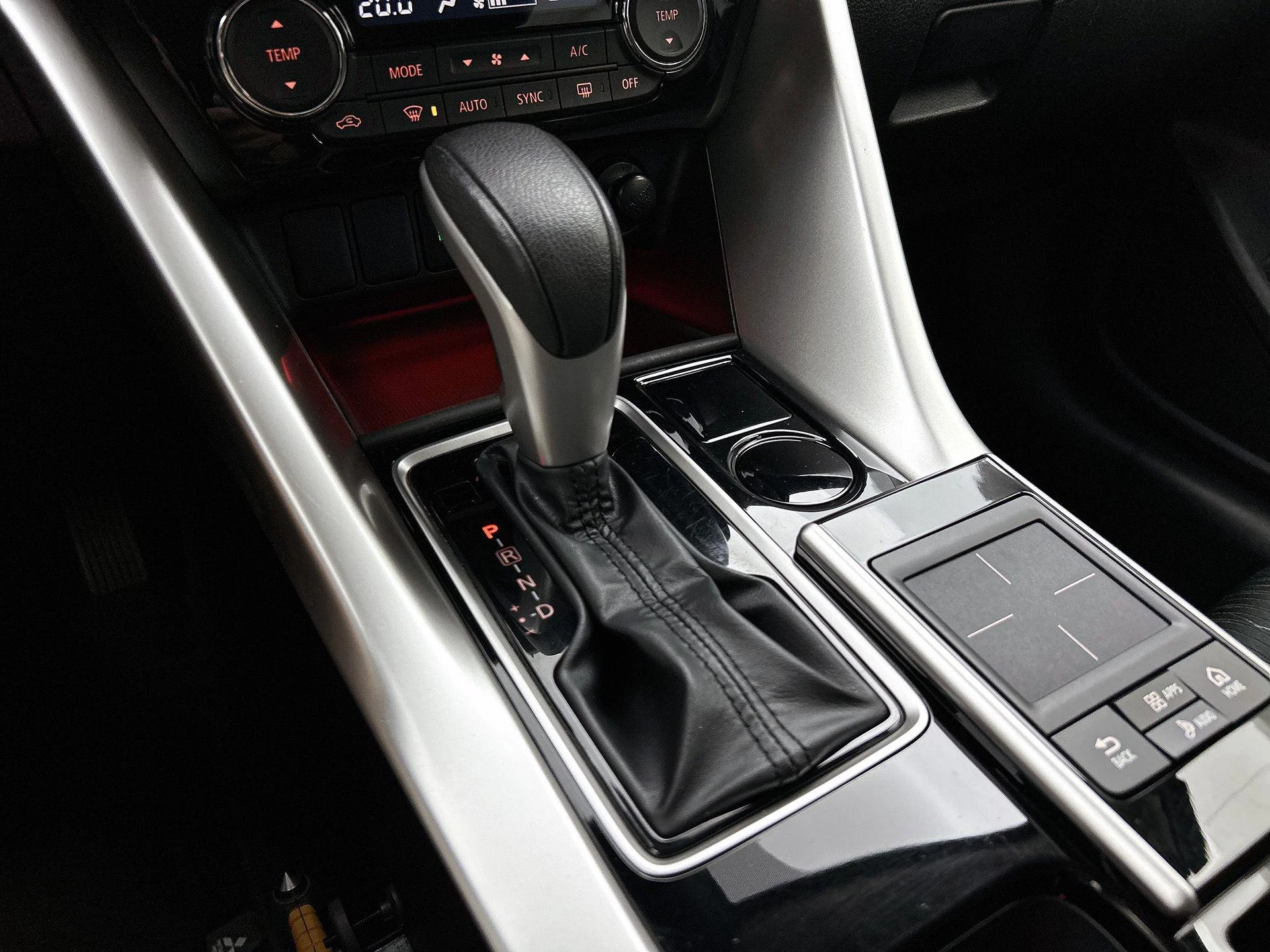 Mitsubishi-Eclipse Cross-image-24