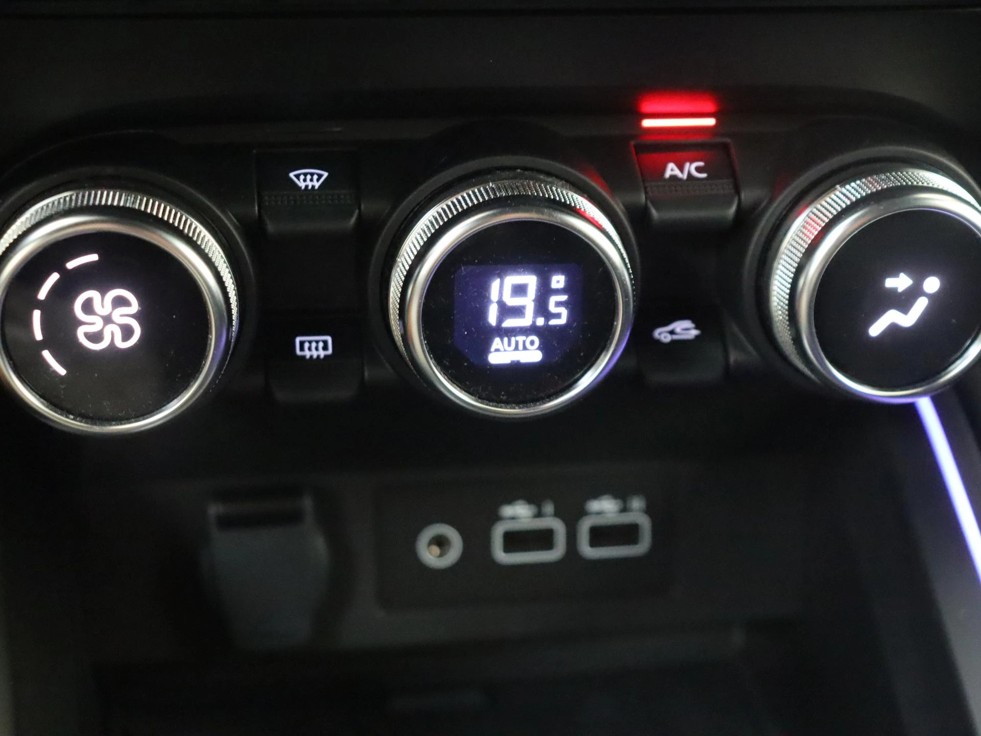 Renault-Clio-image-18
