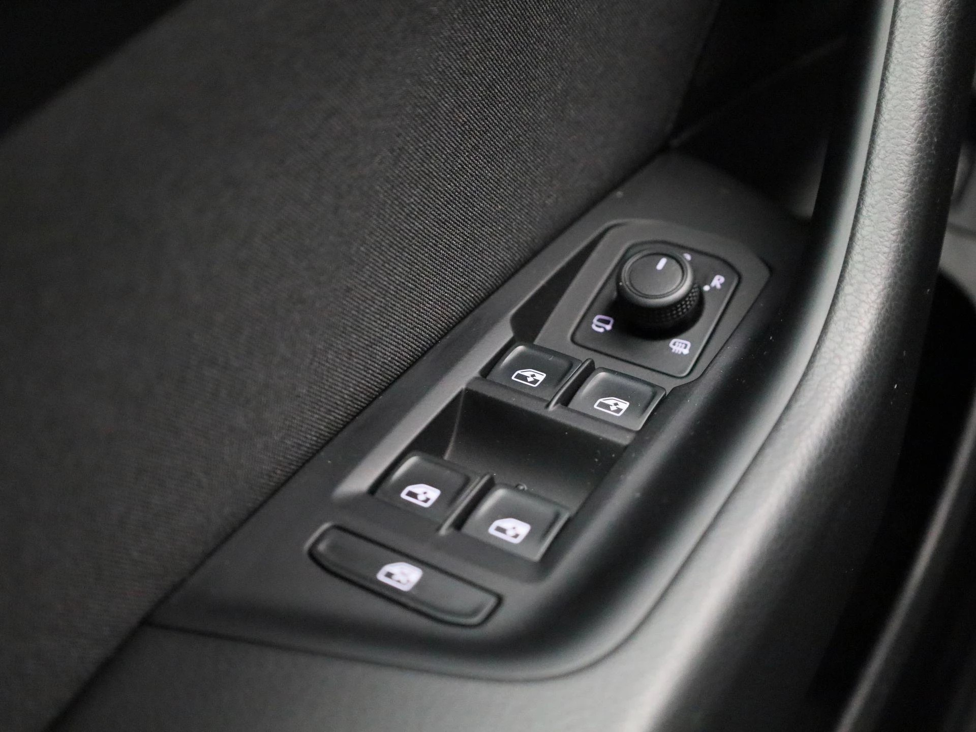 Volkswagen-Passat-image-32