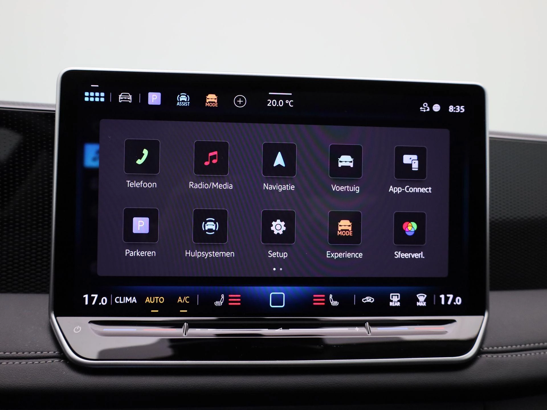 Volkswagen-Tiguan-image-17
