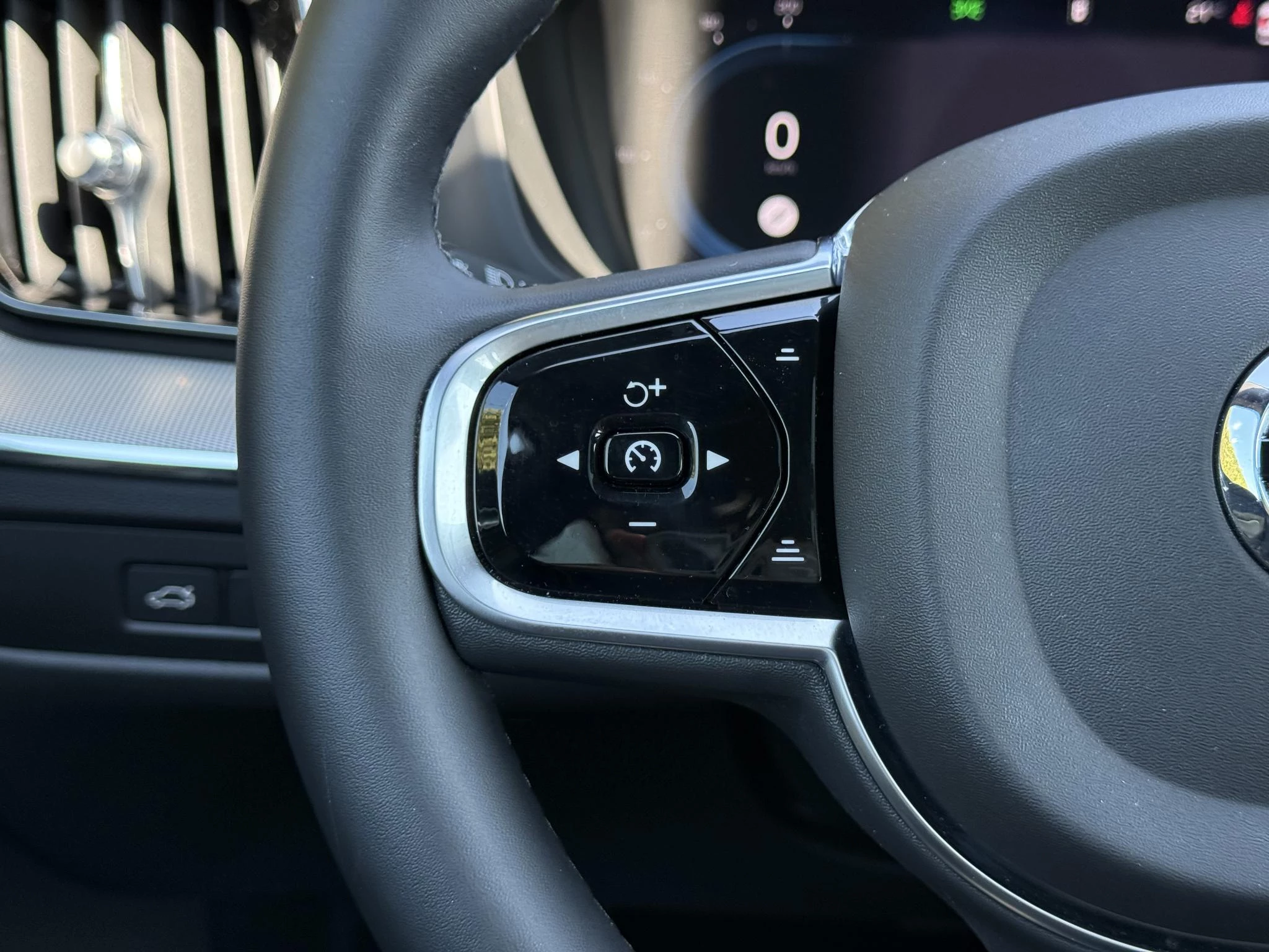 Volvo XC60 T6 Plug-in Hybrid AWD Plus Black Edition