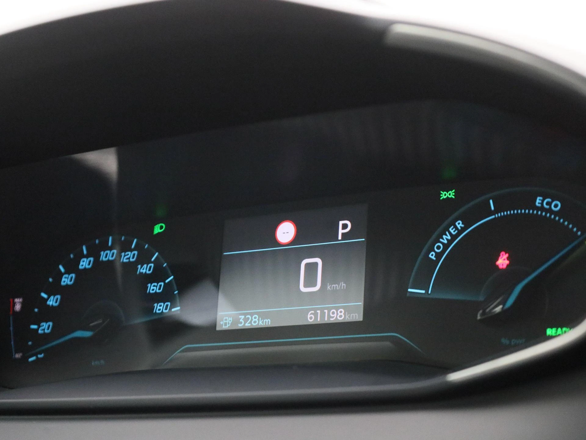 Peugeot e-208 - 25
