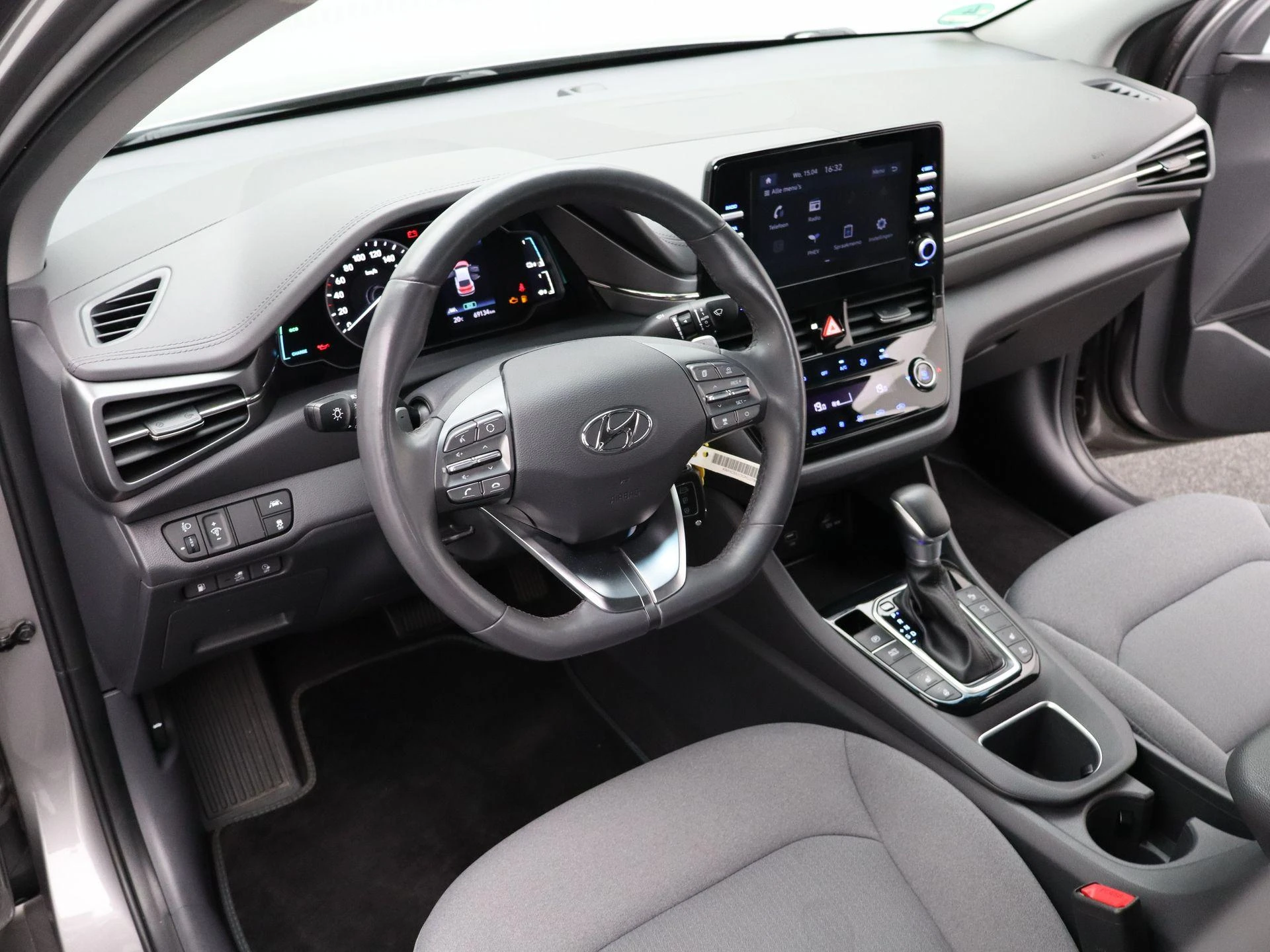 Hyundai-IONIQ-image-28