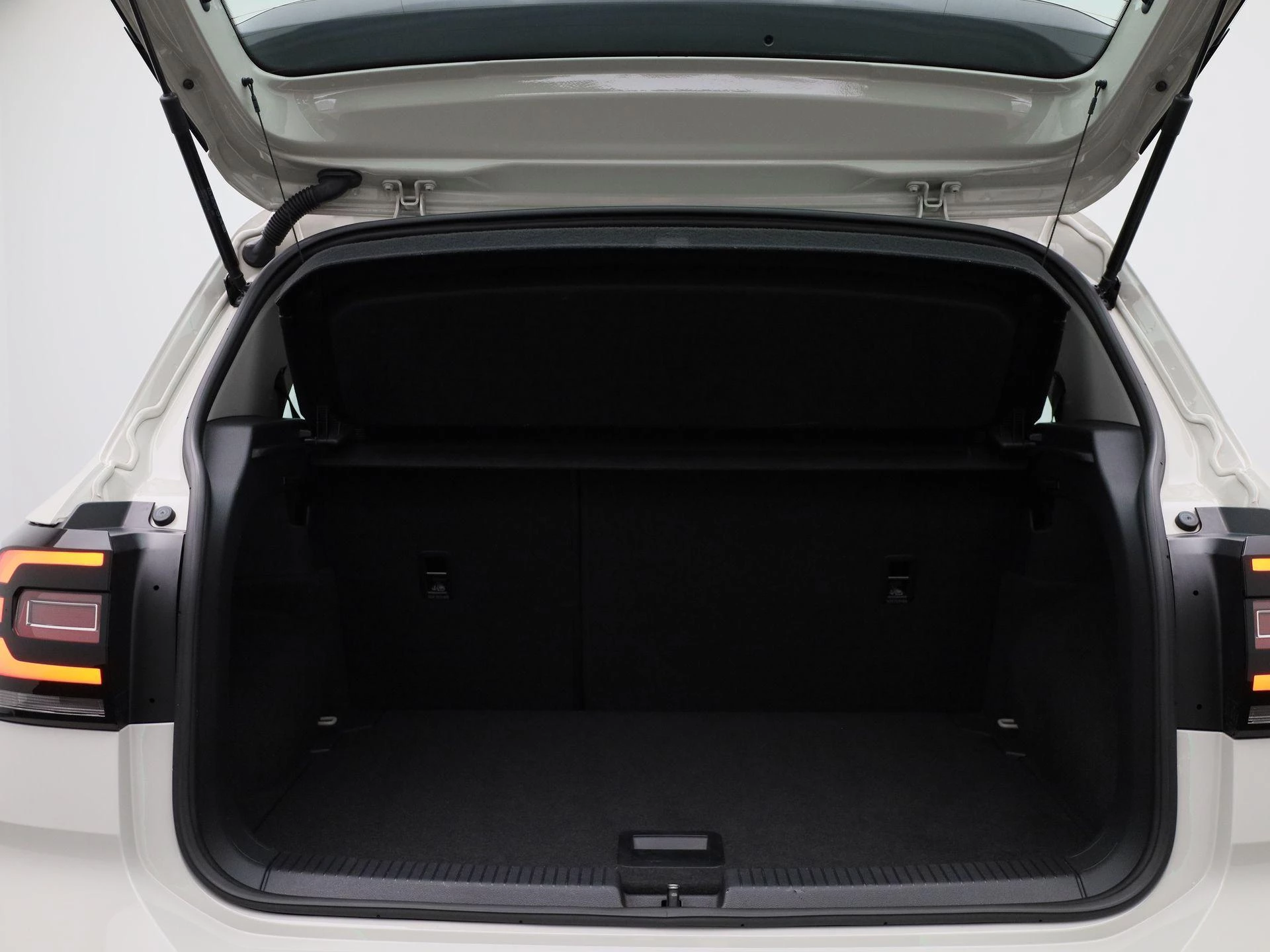 Volkswagen-T-Cross-image-13
