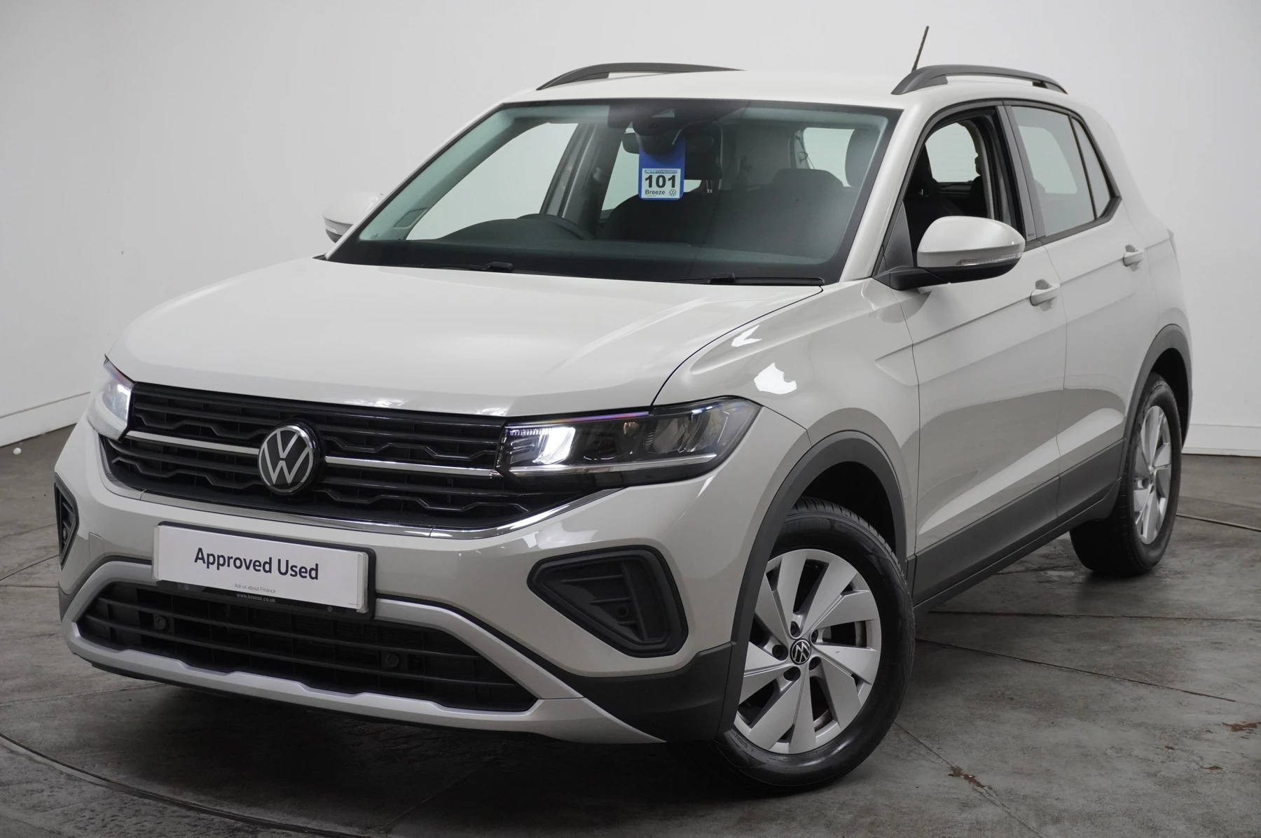 Volkswagen-T-Cross-image-41