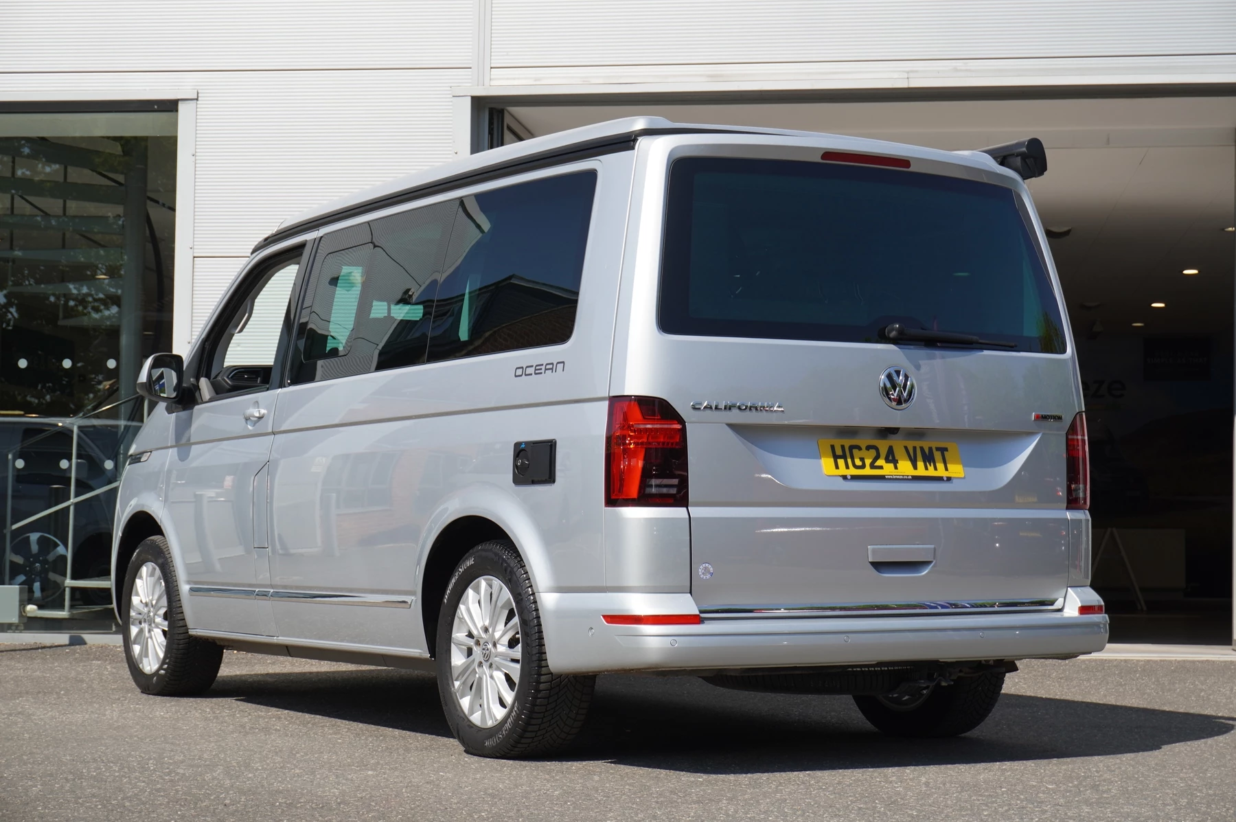 Volkswagen-California-image-2