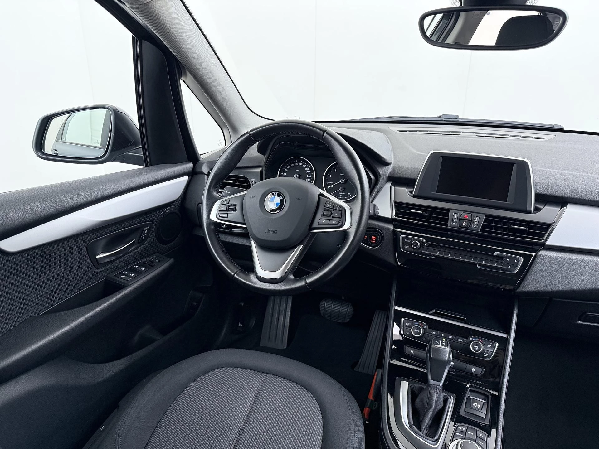 BMW-2 Serie-image-19