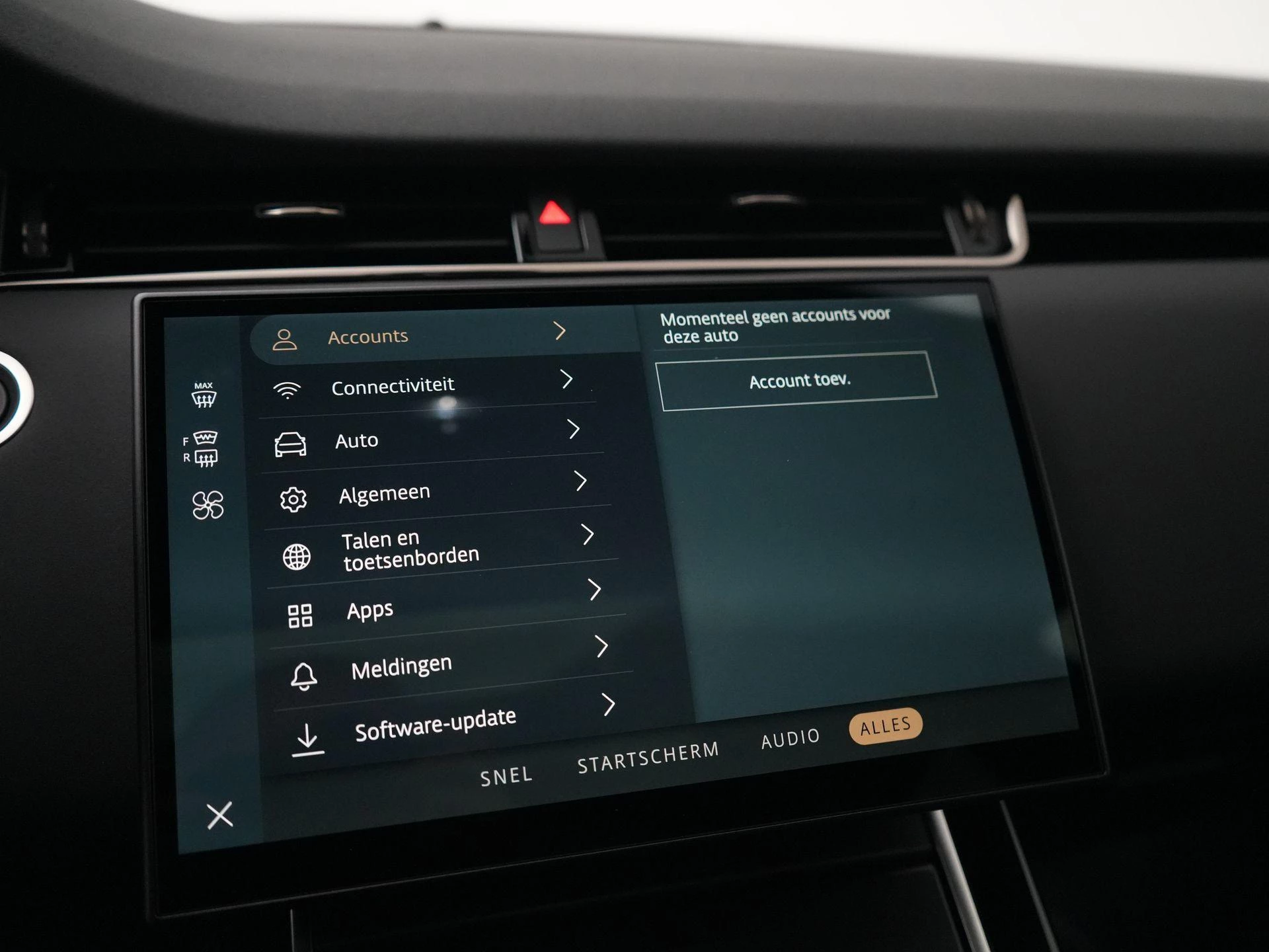 Land Rover-Range Rover Evoque-image-30