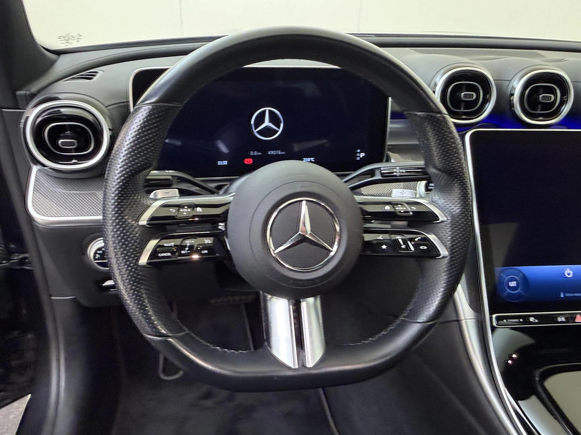 Mercedes-Benz-C-Klasse-image-9