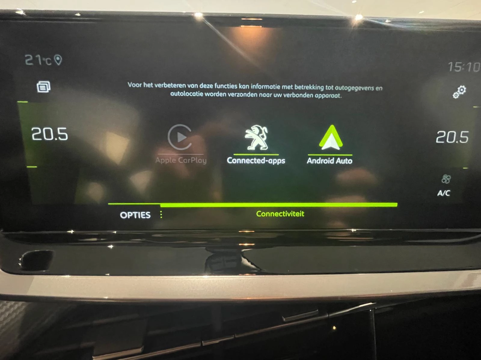 Peugeot-208-image-25