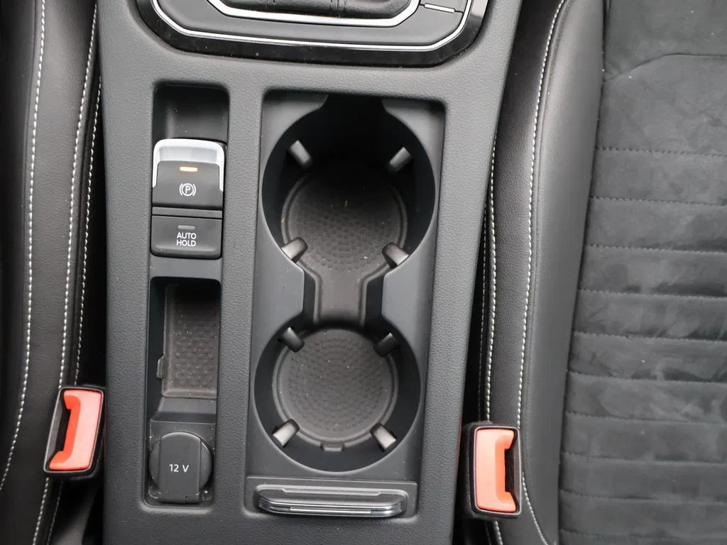 Volkswagen-Passat-image-25