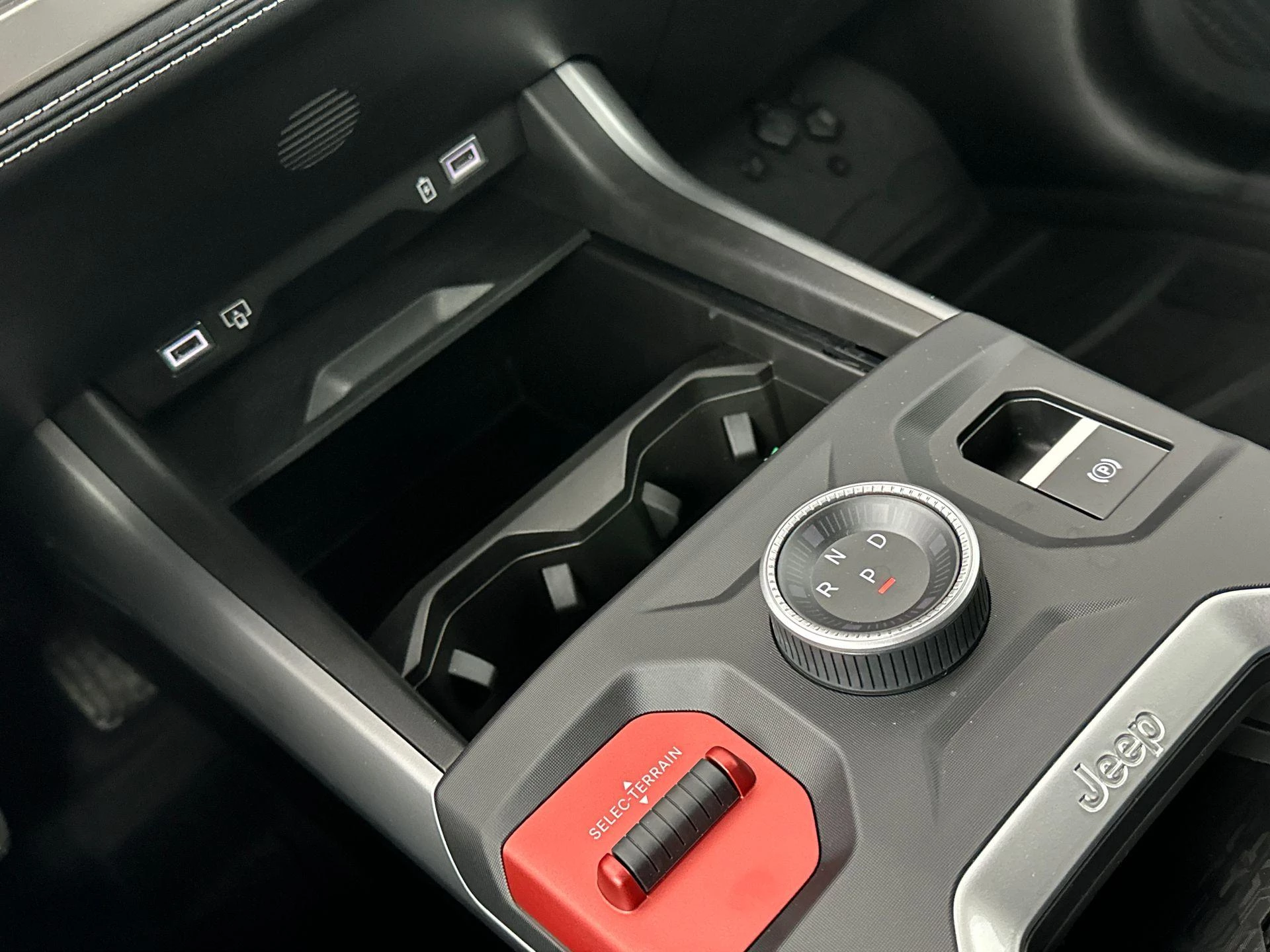 Jeep Compass 74kwh First Edition