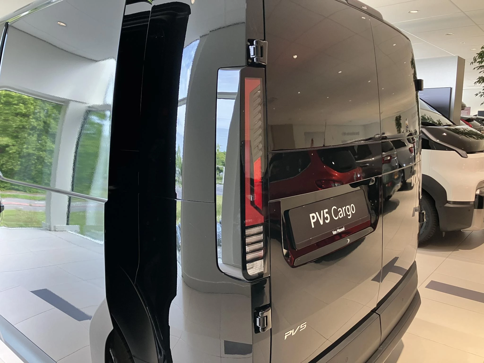 Kia-PV5-image-3
