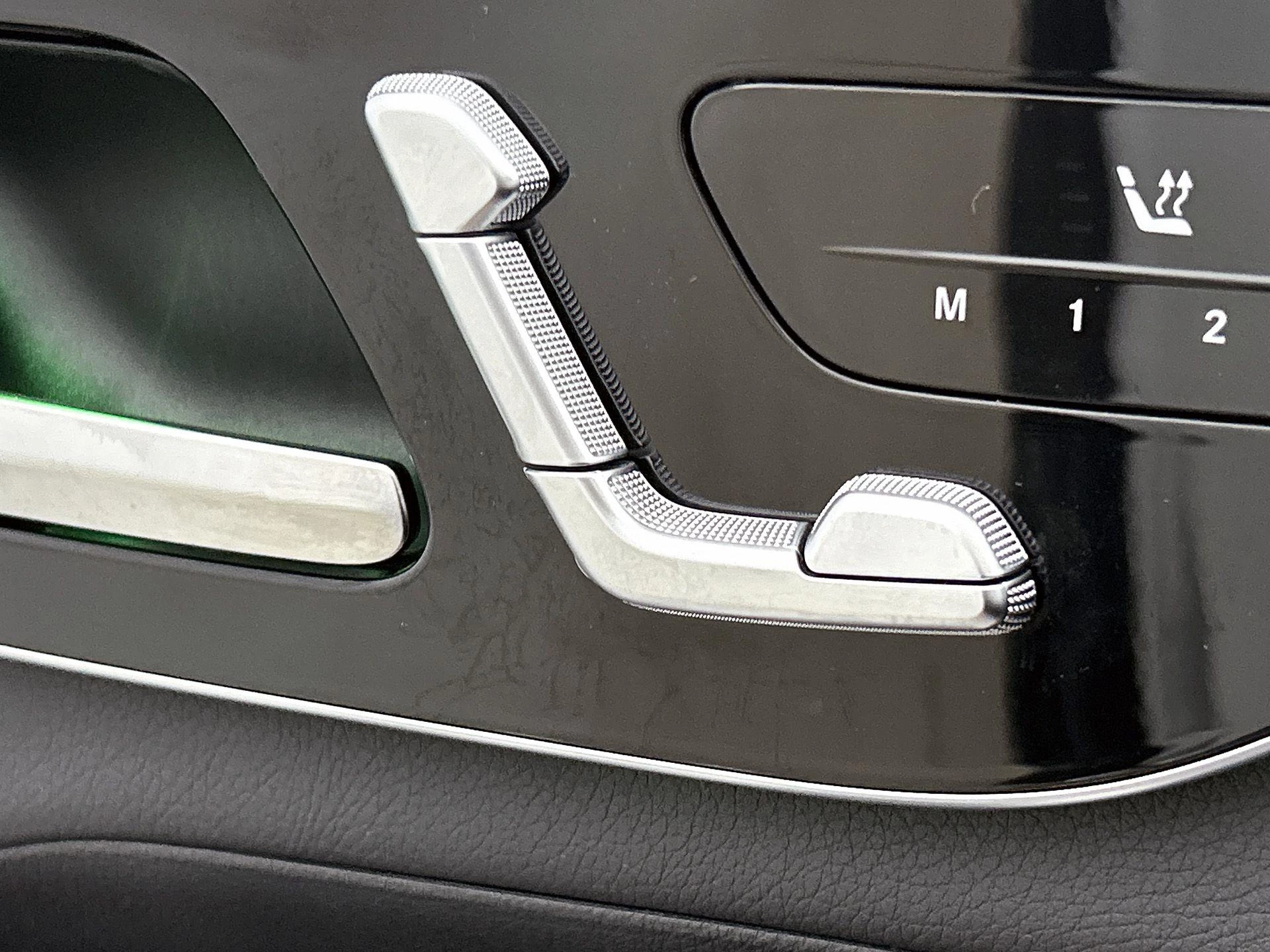Mercedes-Benz-GLC-image-21