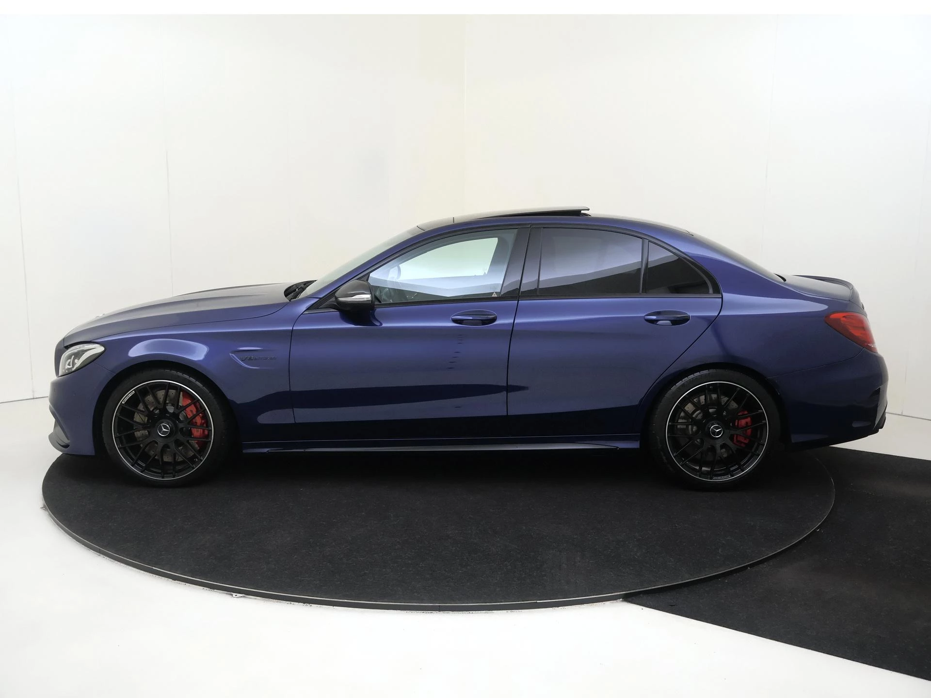 Mercedes-Benz-C-Klasse-image-7