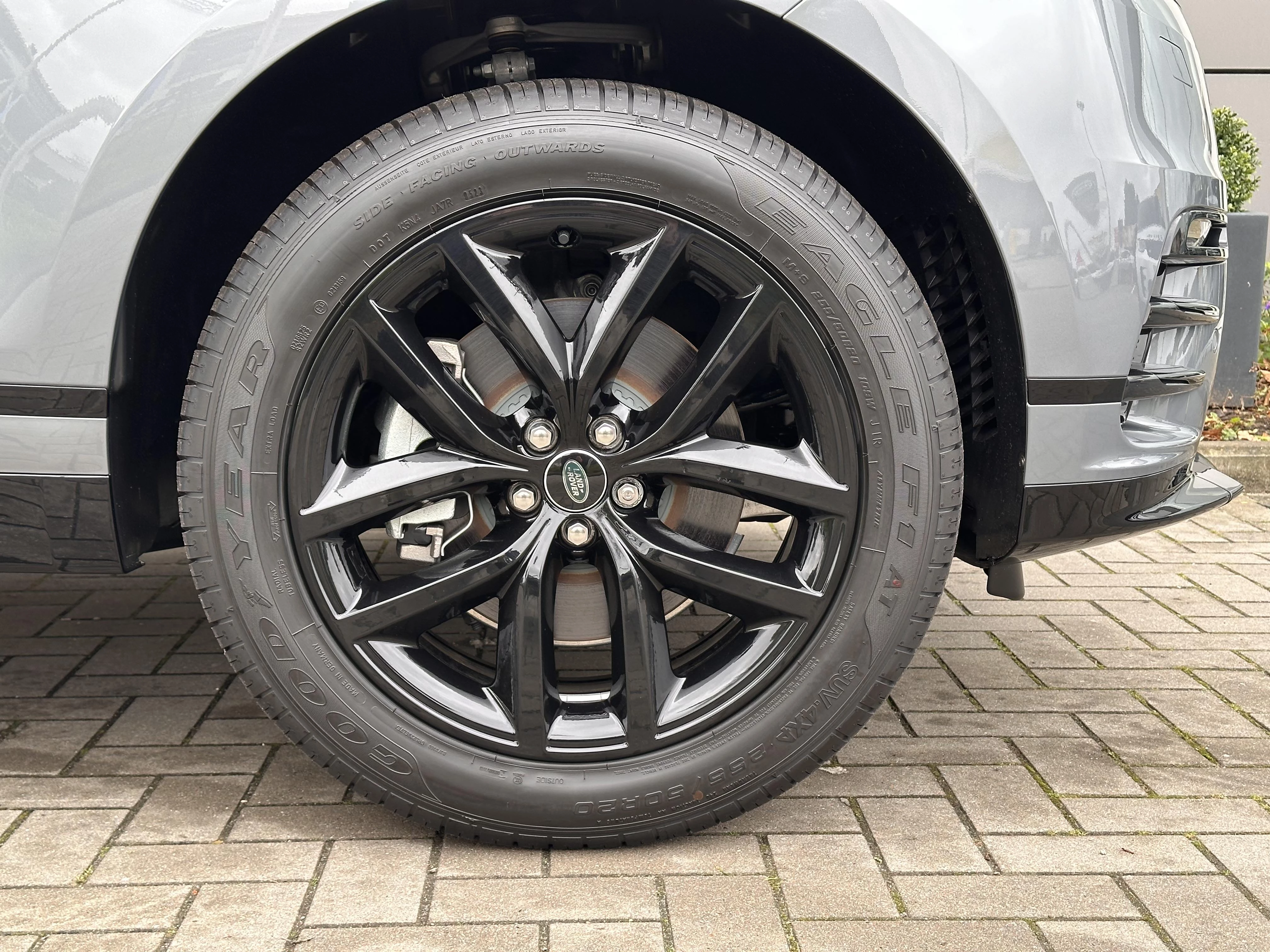 Land Rover-Range Rover Velar-image-6